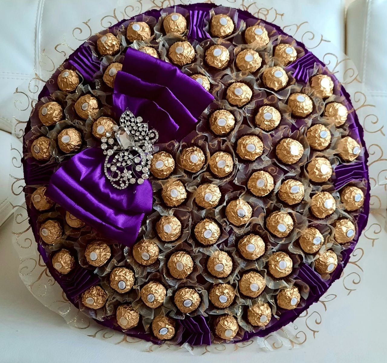 

Букет из конфет Ferrero Rocher Королевская роскошь Фиолетовый 70 XL