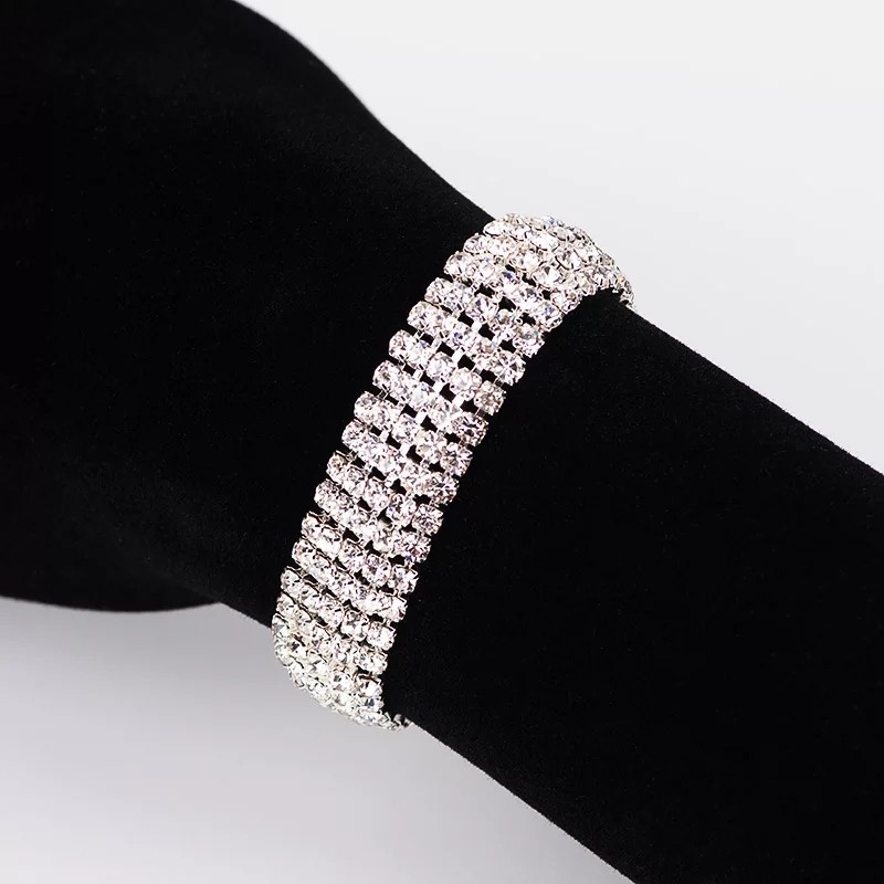 

Браслет с камушками на застежке серебристый FASHION JEWELRY 7157