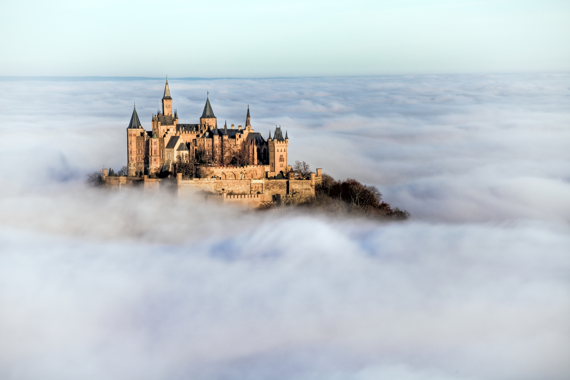 

Фотообои Архитектура 'Замок над облаками' (4782) , Гладь