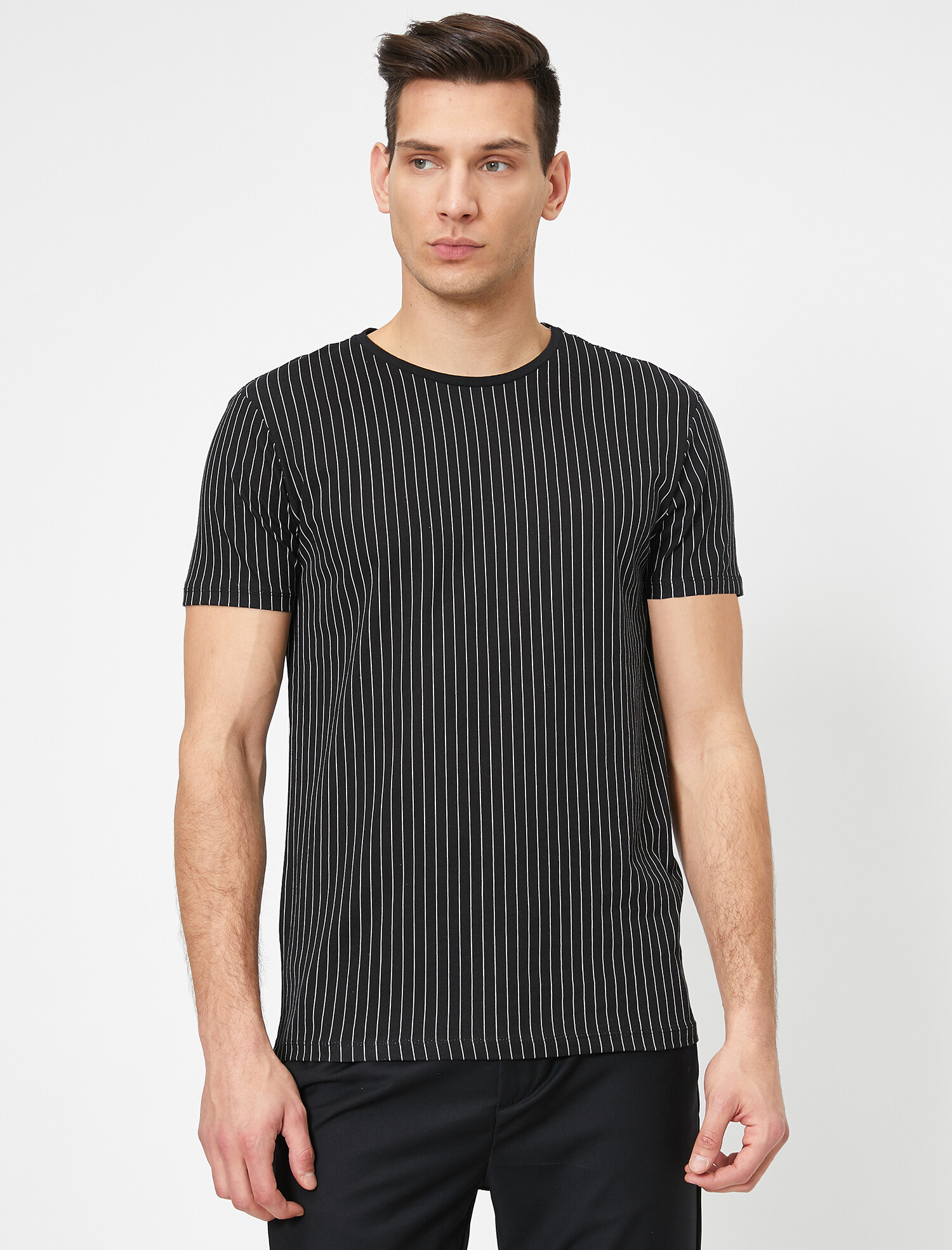

Футболка Koton 0YAM11542OK-02N L Black Stripe