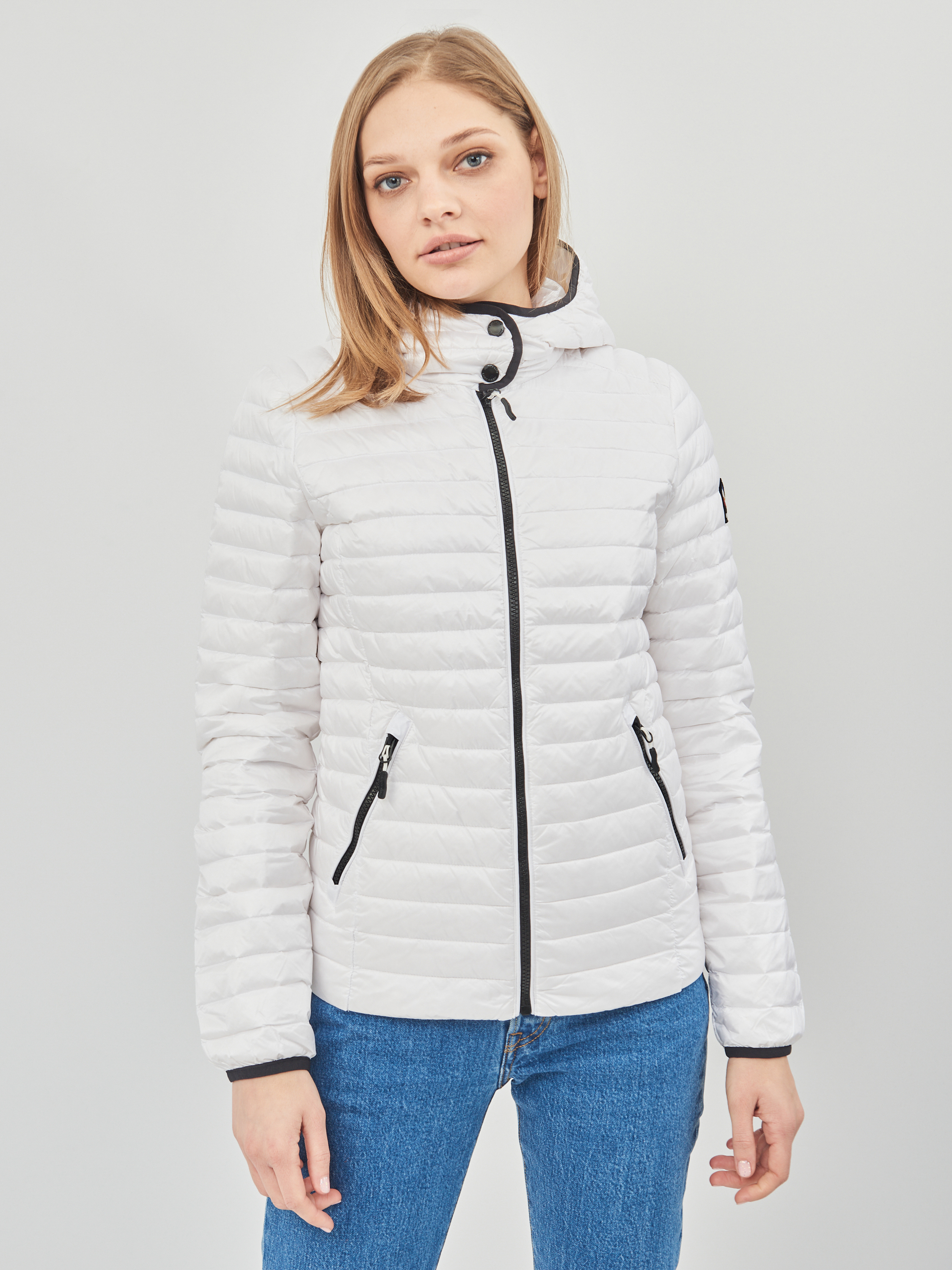

Пуховик Superdry W5010128A-04C S White