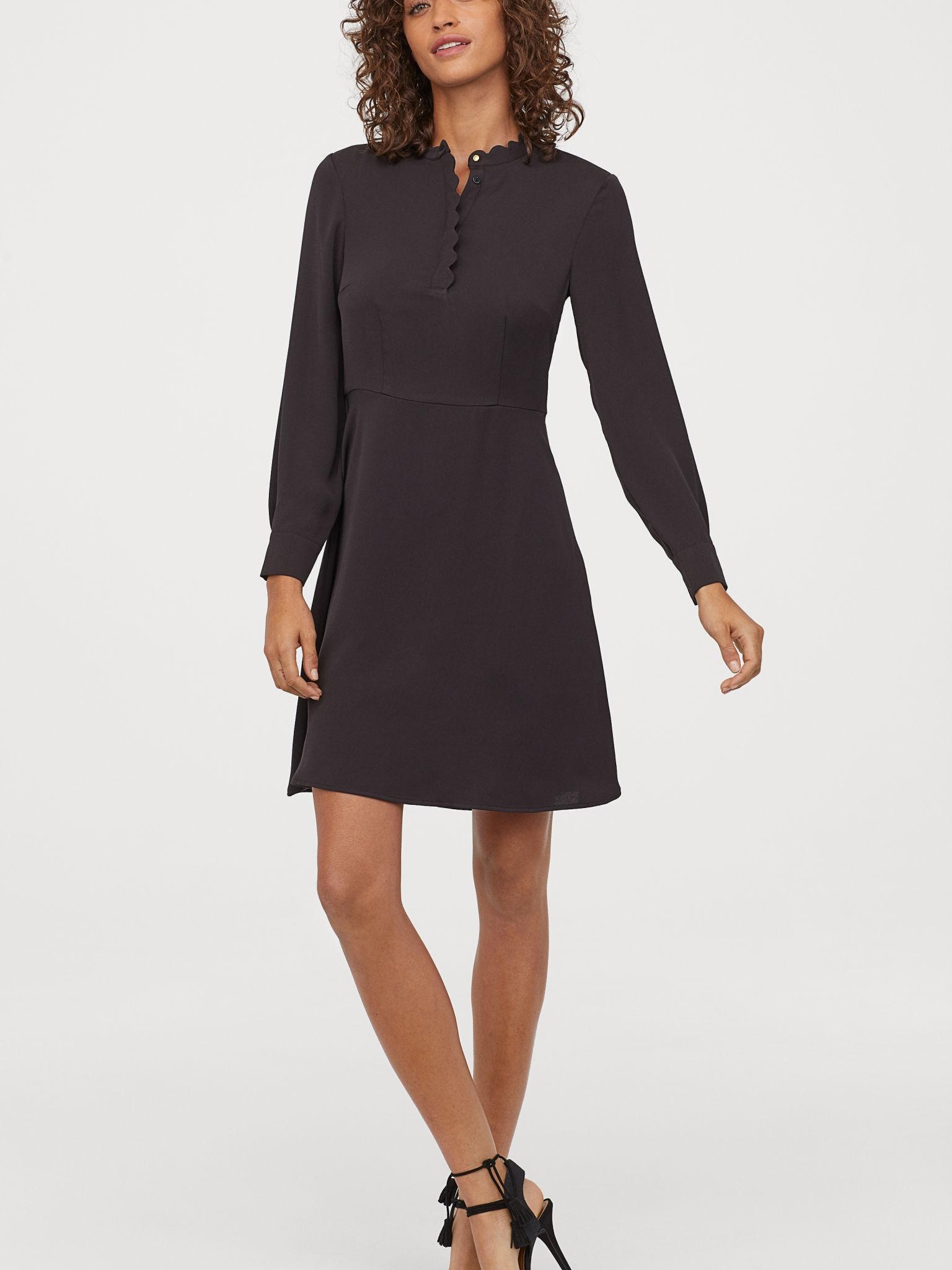 

Платье H&M 7841750-AAAD 44 Черное