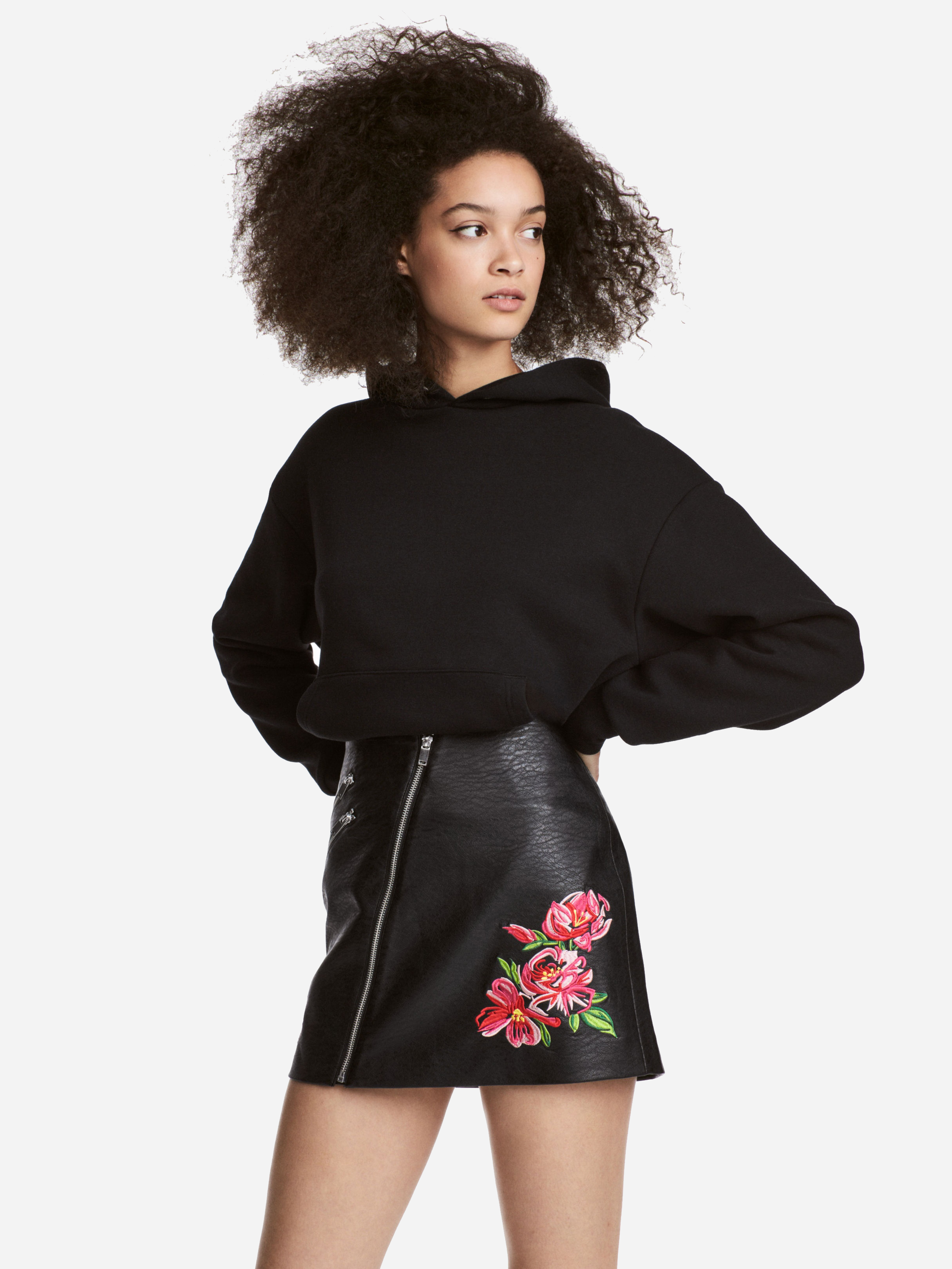 

Юбка H&M 5320446-AAPU 46 Черная