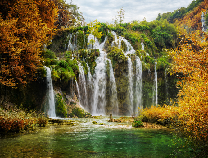 

Фотообои Природа 'Осенний водопад' (2291) , Фреска