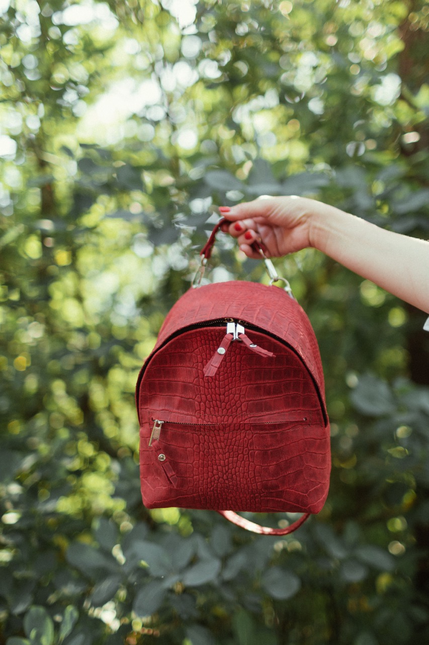 

Рюкзак Bagster из натуральной кожи ручной работы S (CROCO.MINI.RED)