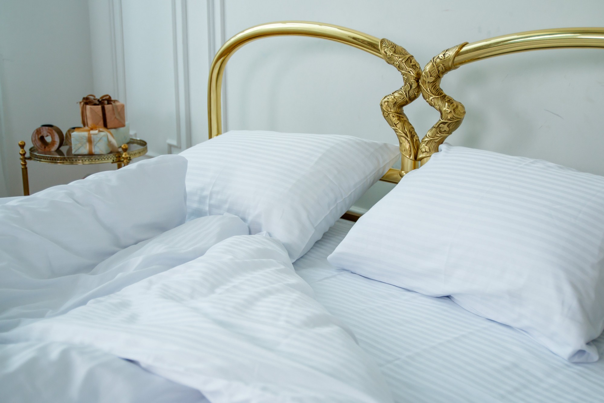 

Постельное бельё Textile Hygge сатин страйп 180х220 (простынь на резинке) белое 273312001