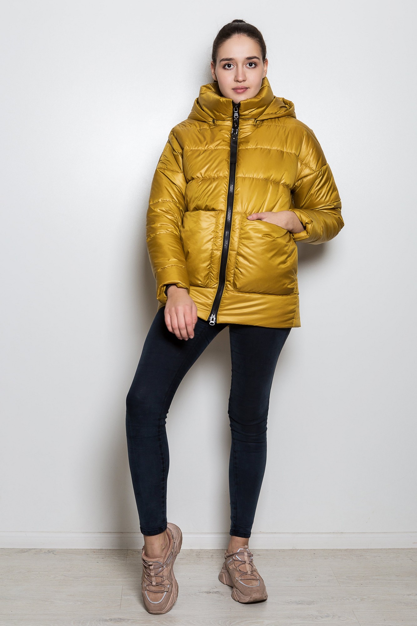 

Куртка женская демисезонная Милазон Серебро горчичного цвета с эффектом блеска на силиконовым утеплителе xl 2108dpm50xl