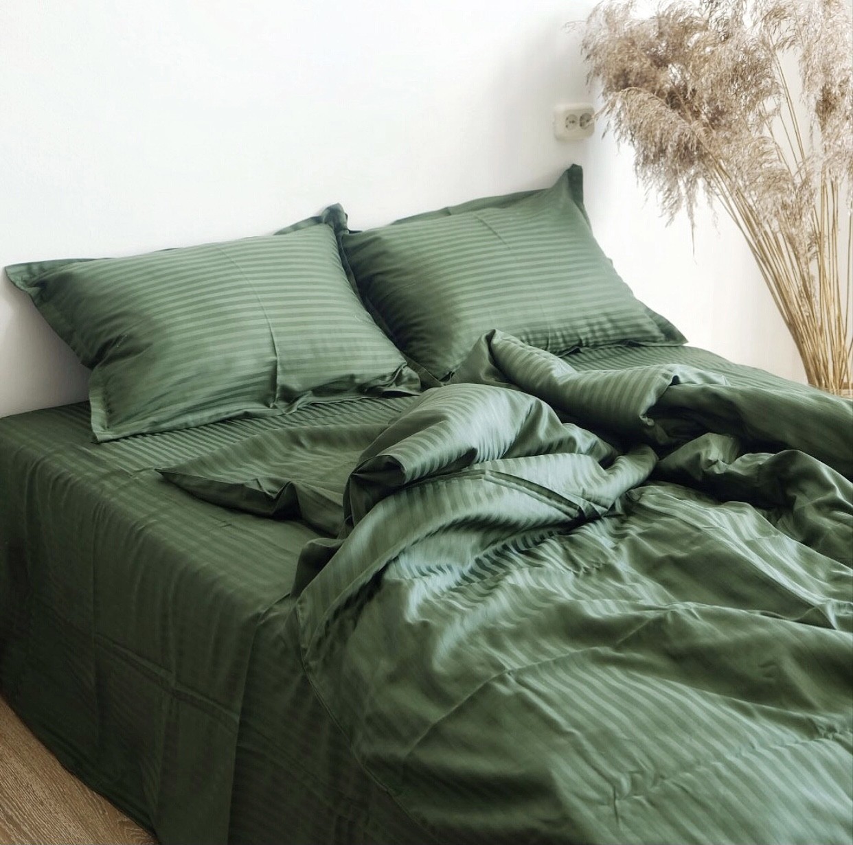 

Постельное бельё Textile Hygge сатин страйп 150х220 (простынь на резинке) зелёный 173312001