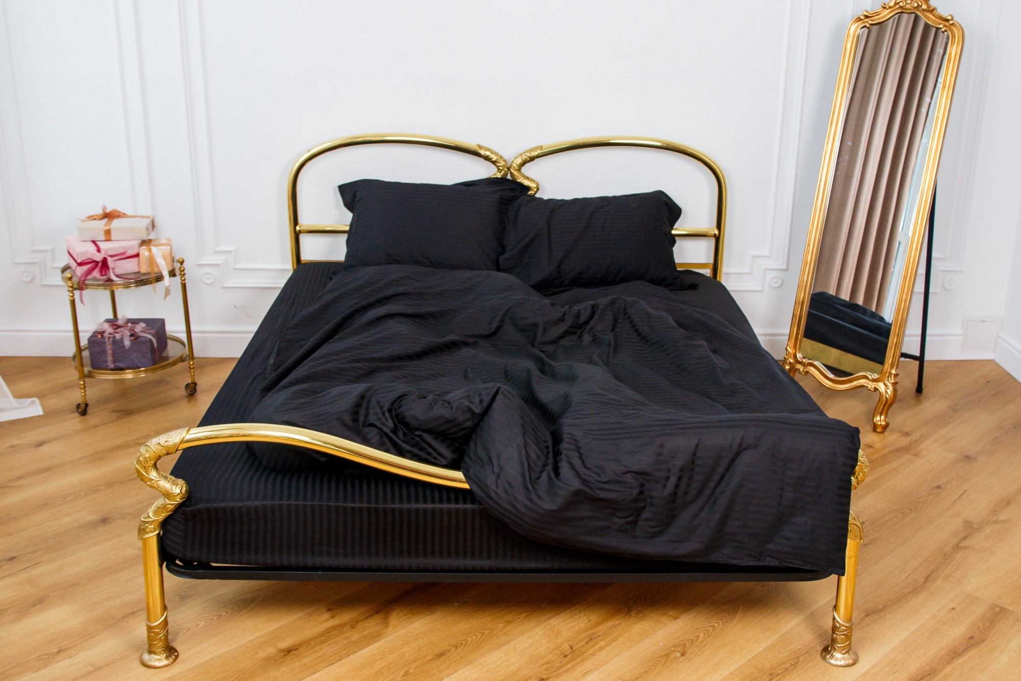 

Постельное бельё Textile Hygge сатин страйп 200х220 (простынь на резинке) чёрный 303312001
