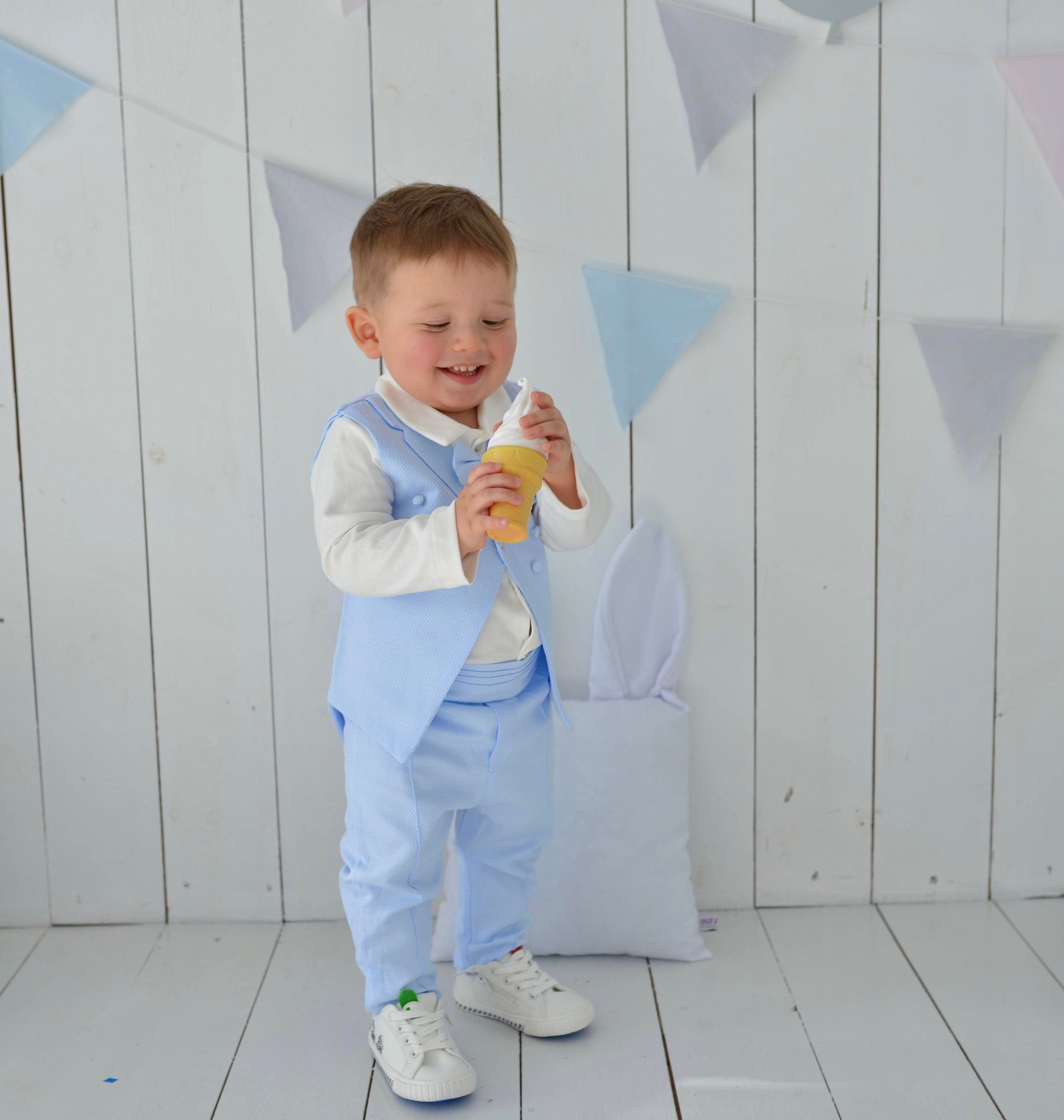 

Нарядный костюм для Мальчика (жилетка + рубашка + бабочка + штаны) 035, 68 см 6м Голубой