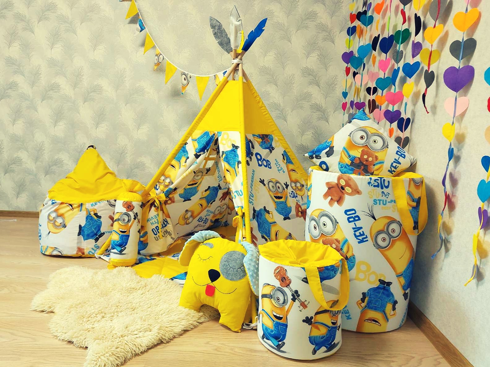 

Вигвам для детей Lira Textile Миньоны со стеганым ковриком, креслом, корзинами и подушками