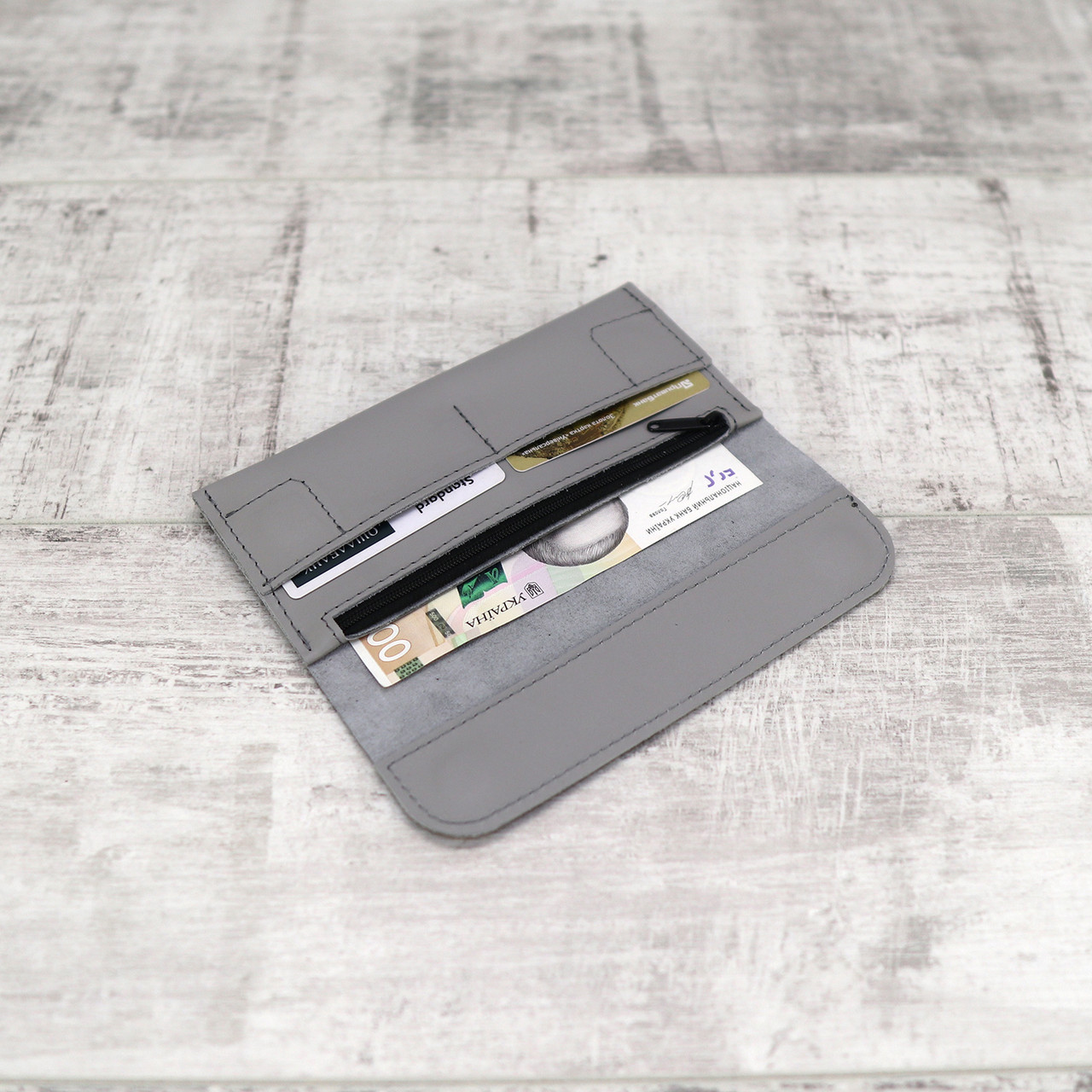 

Кошелек Mihey magnets серый из натуральной кожи kapri 1250111