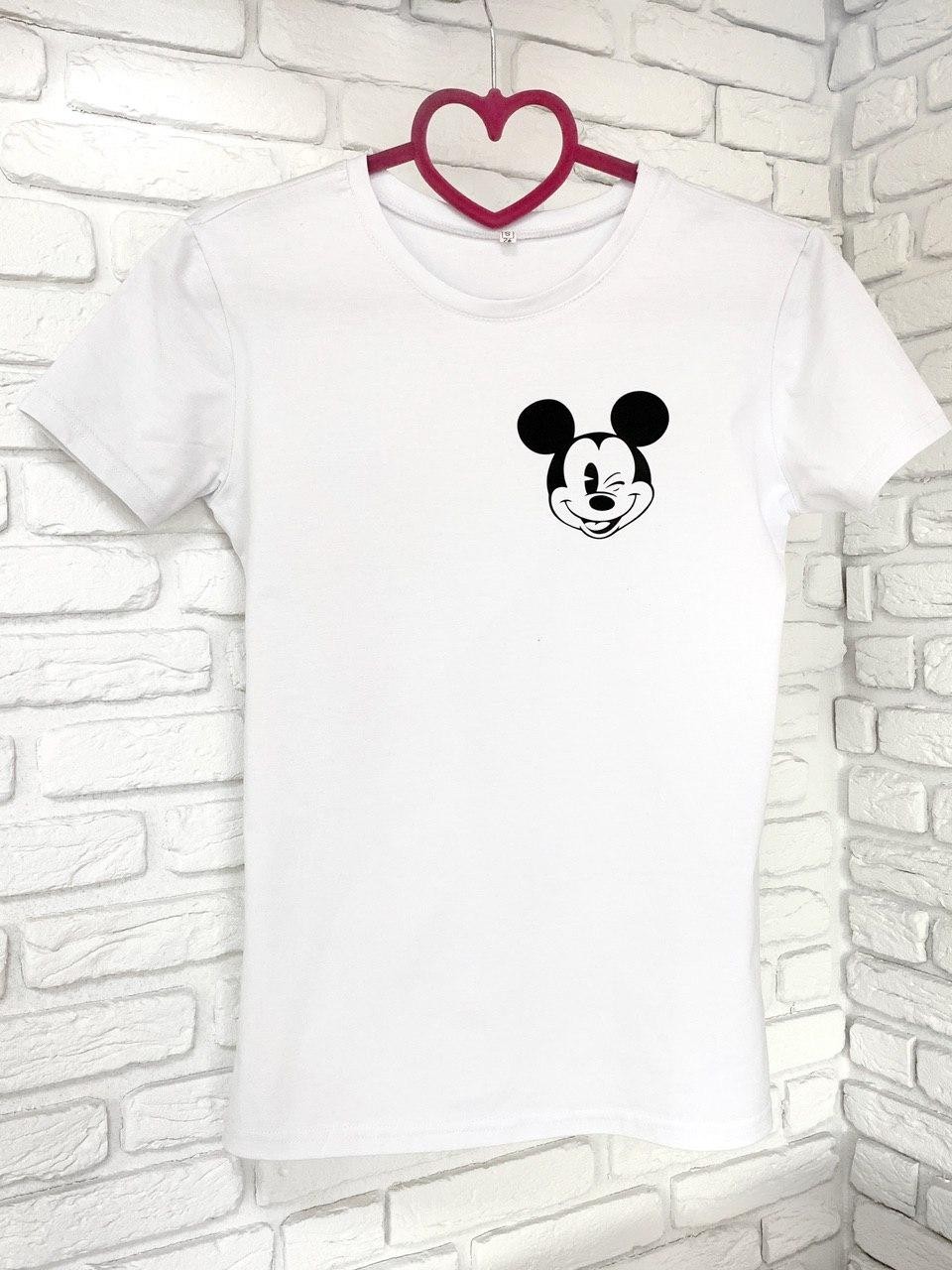 

Женская футболка хлопок с принтом Mickey Mouse белая, Женская футболка хлопок с принтом Mickey Mouse белая M