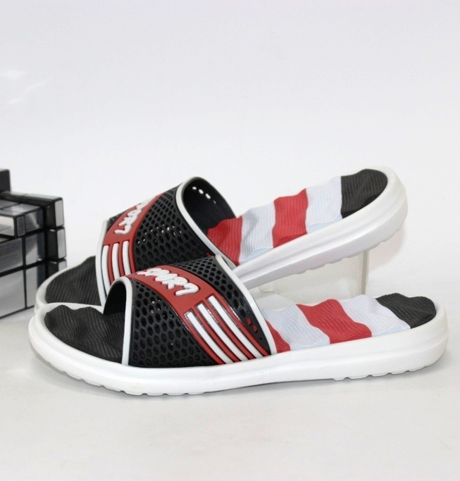 

Шлёпанцы для мальчиков Lucke Line 2495-1C-black 34 20.0см черный
