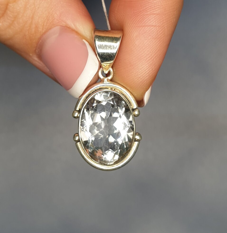 

Серебряный кулон с горным хрусталём 4,69 г