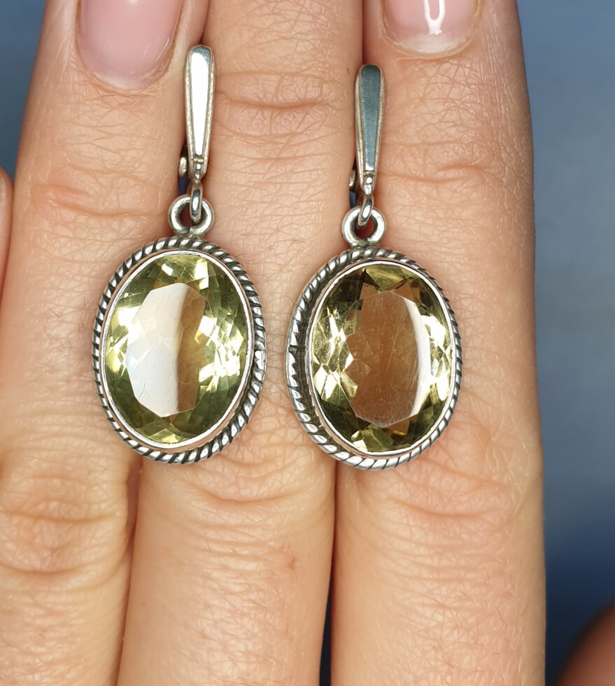 

Сережки серебряные с цитрином 11,4 г