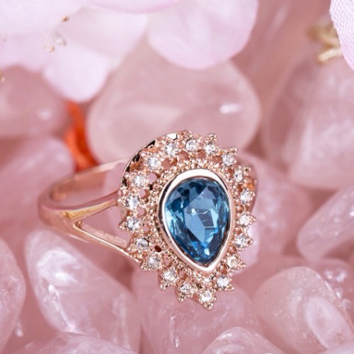 

Кольцо с кристаллами Сваровски 096892a 18* Синий