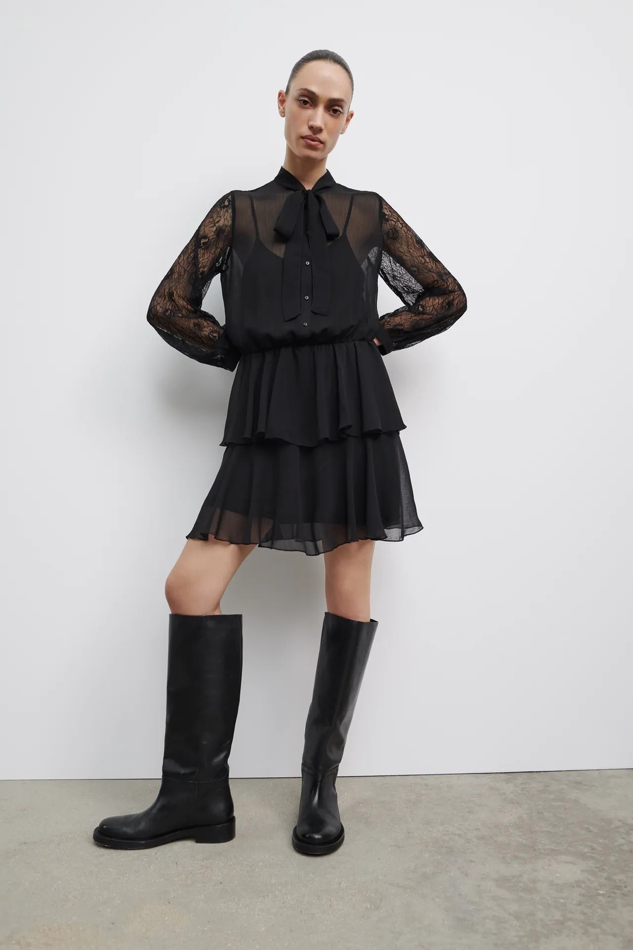 

Платье ZARA AE100-110 М Черное с оборками