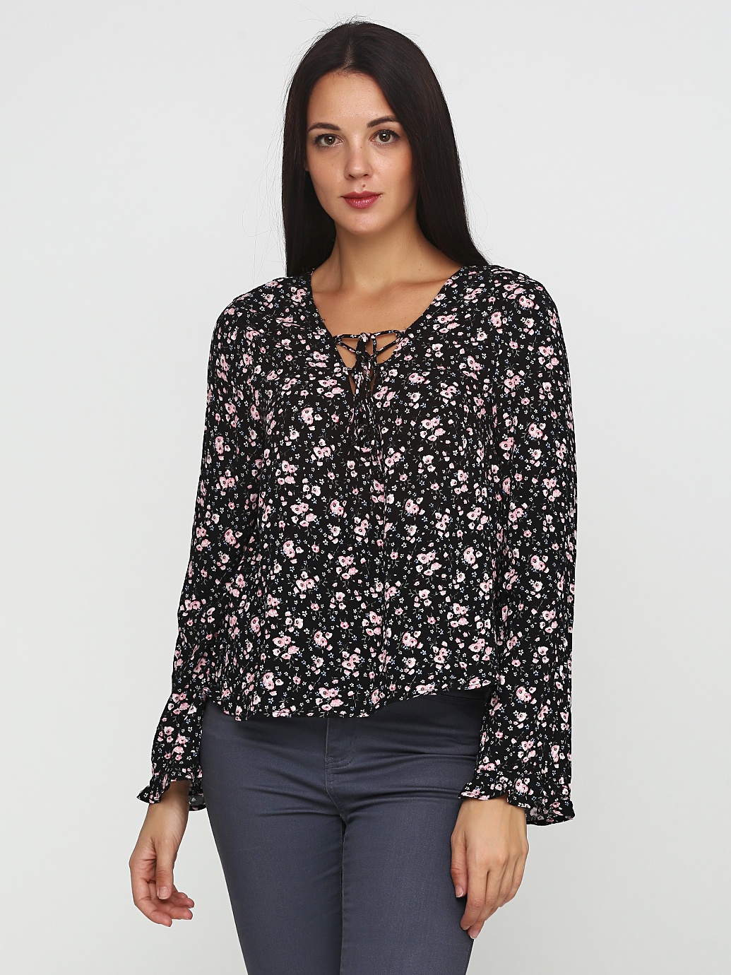

Блузка H&M 6095927 44 Черная цветы