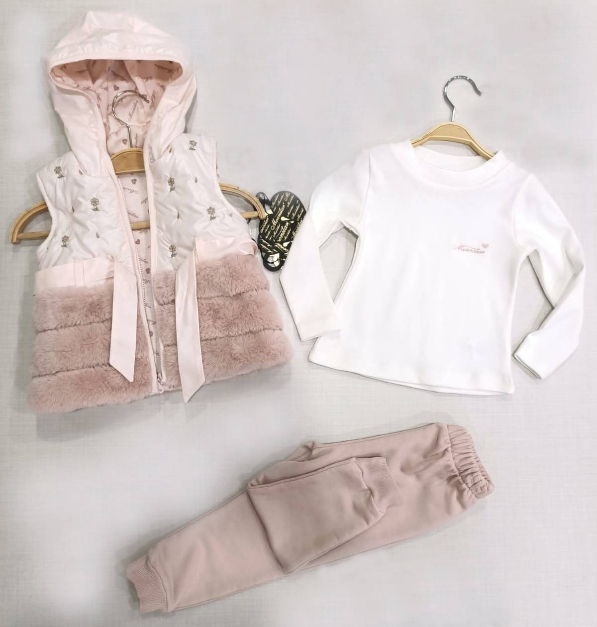 

Комплект (утепленный жилет с капюшоном + реглан + брючки) MOONSTAR PRETTY PINK 98 см