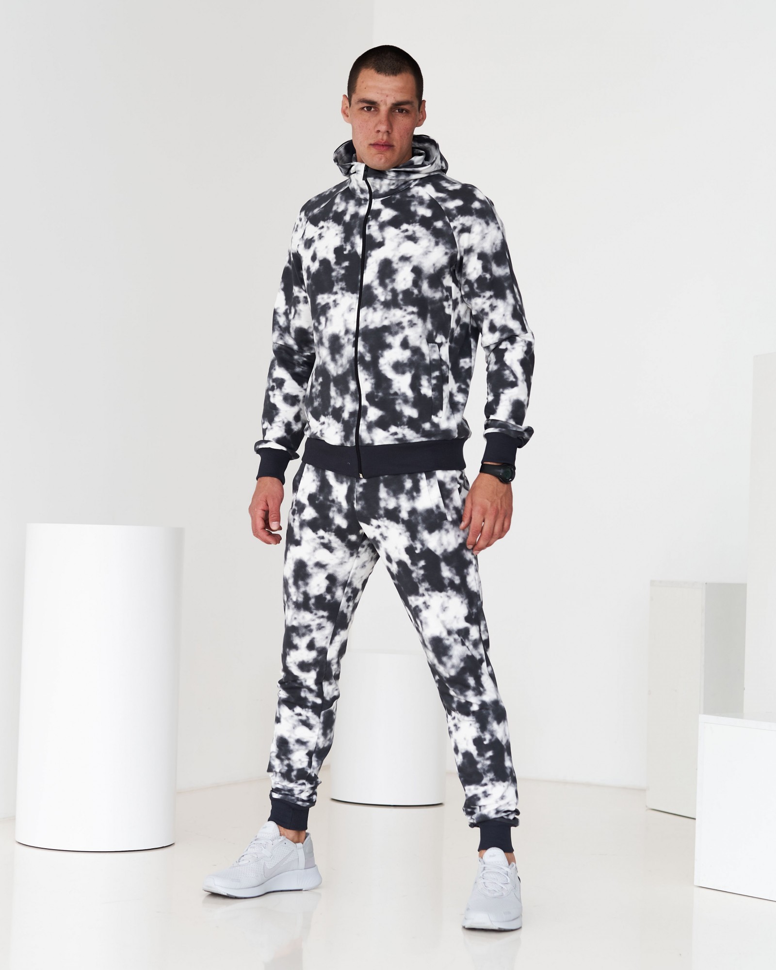 

Спортивный костюм тонкий GR8 active wear модель 361TD2-черно-белый размер, Спортивный костюм тонкий GR8 active wear модель 361TD2-черно-белый размер L