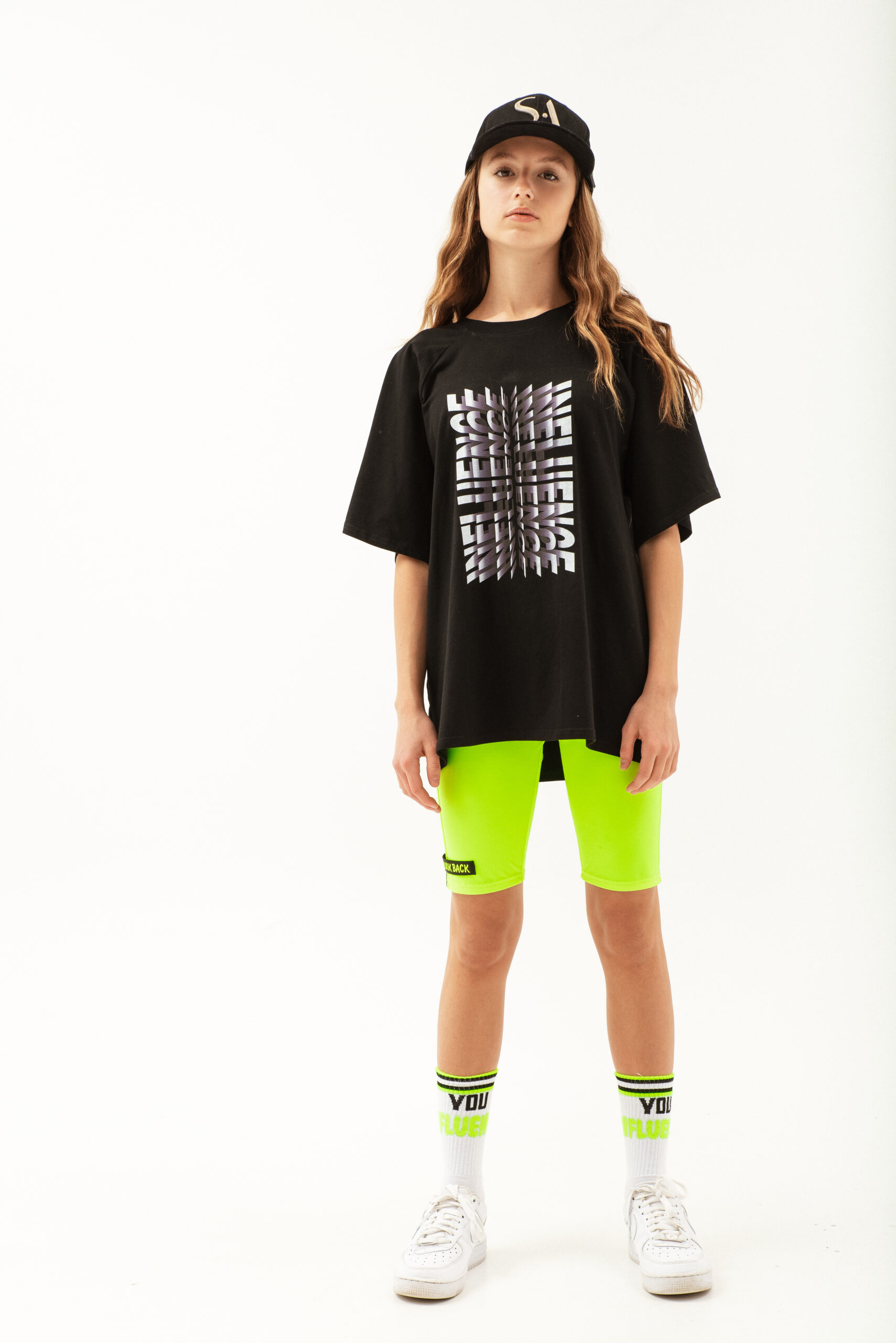 

Футболка oversize See Arsi INF для дівчинки черна 146/152 SA_INF05GВ146/152