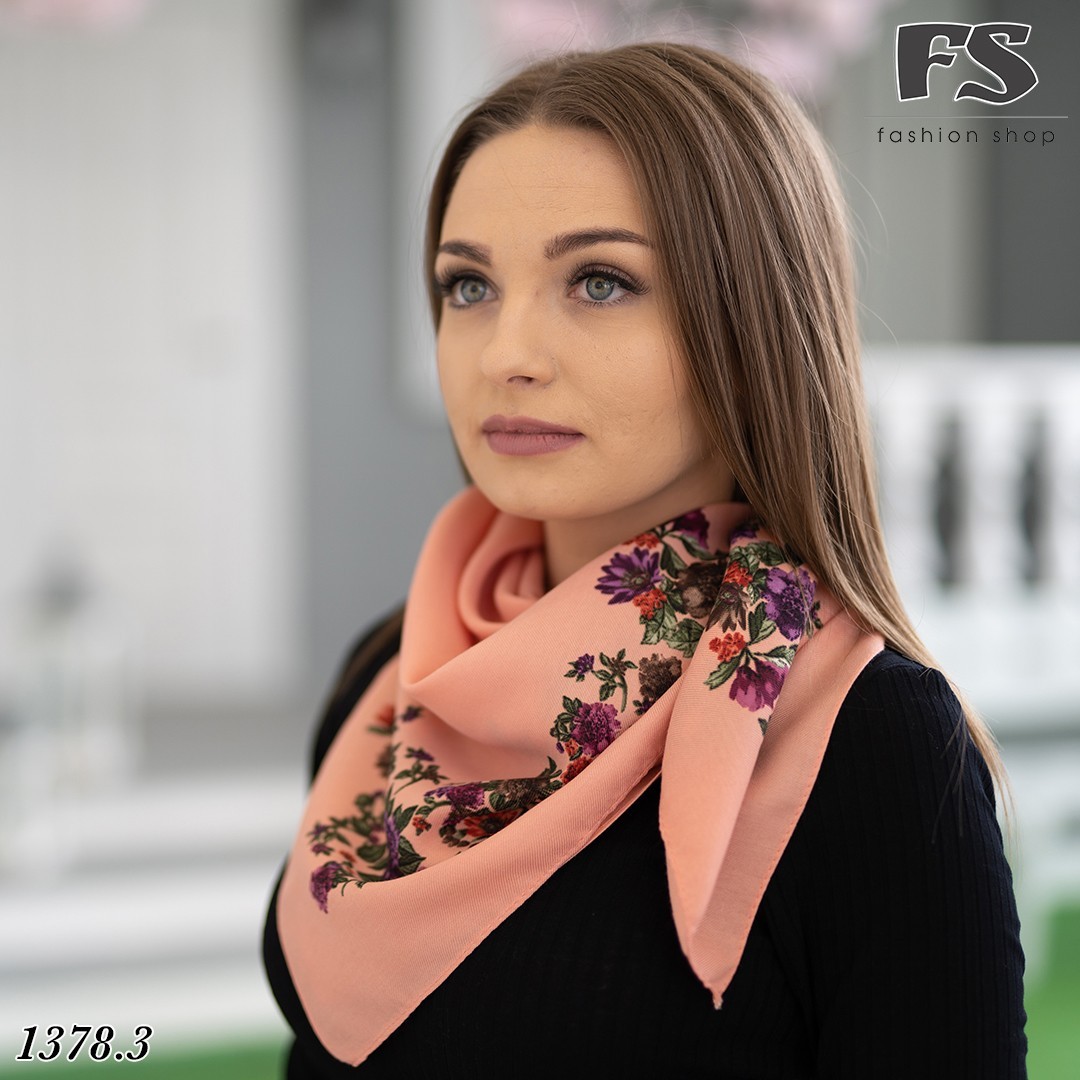 

Женский шерстяной платок Цветочный Веночек 1378.3