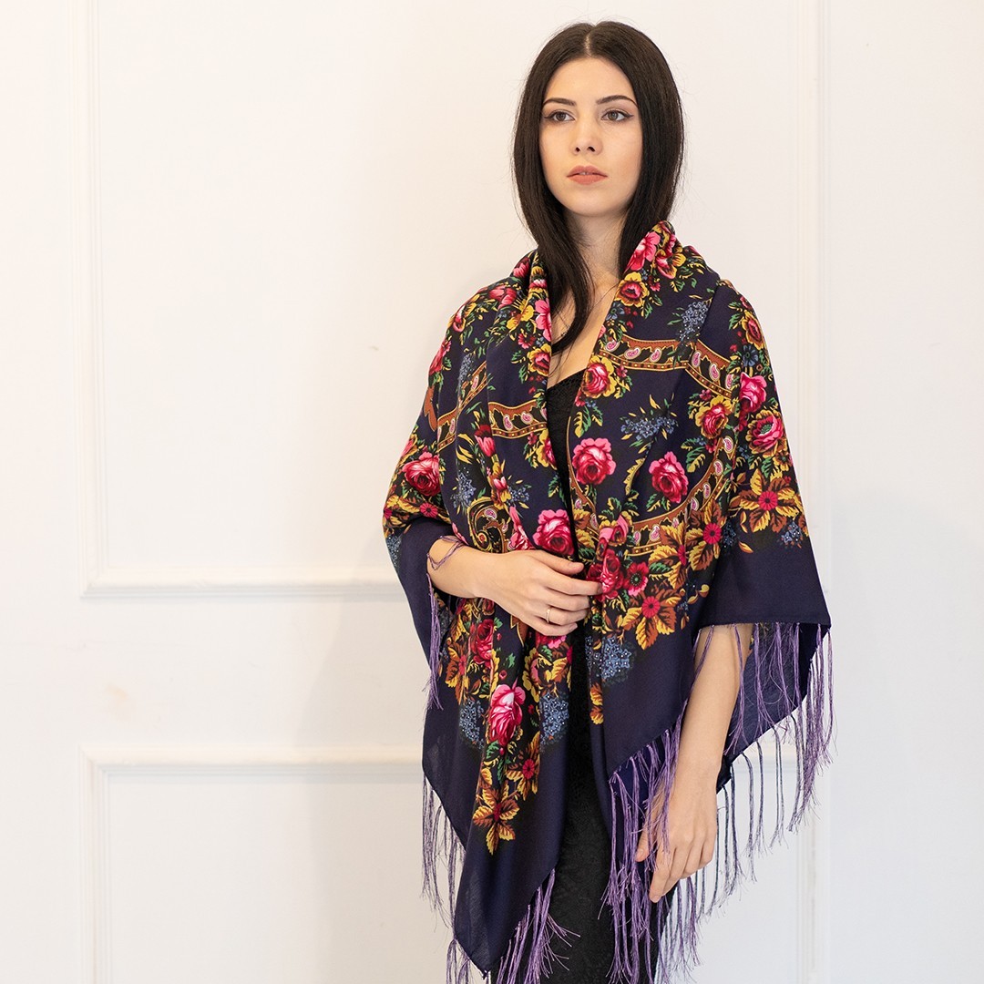

Платок Fashionclub Непревзойдённая роспись Фиолетовый 140 х 140 см (800.7)