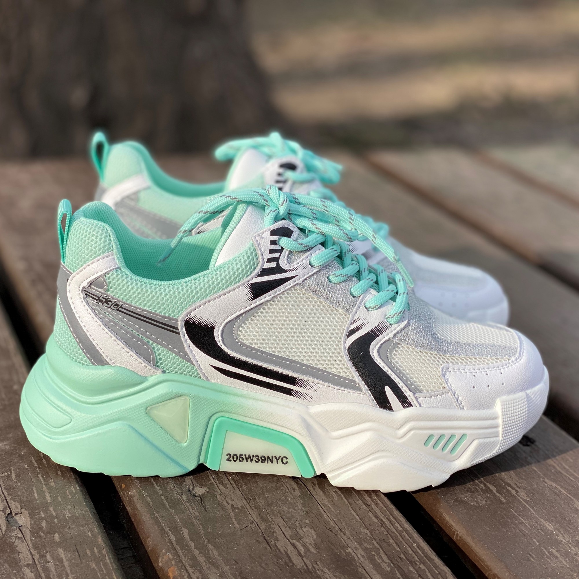 

Кроссовки кожаные COLOR ME 1065-21 Бело-зеленые 37