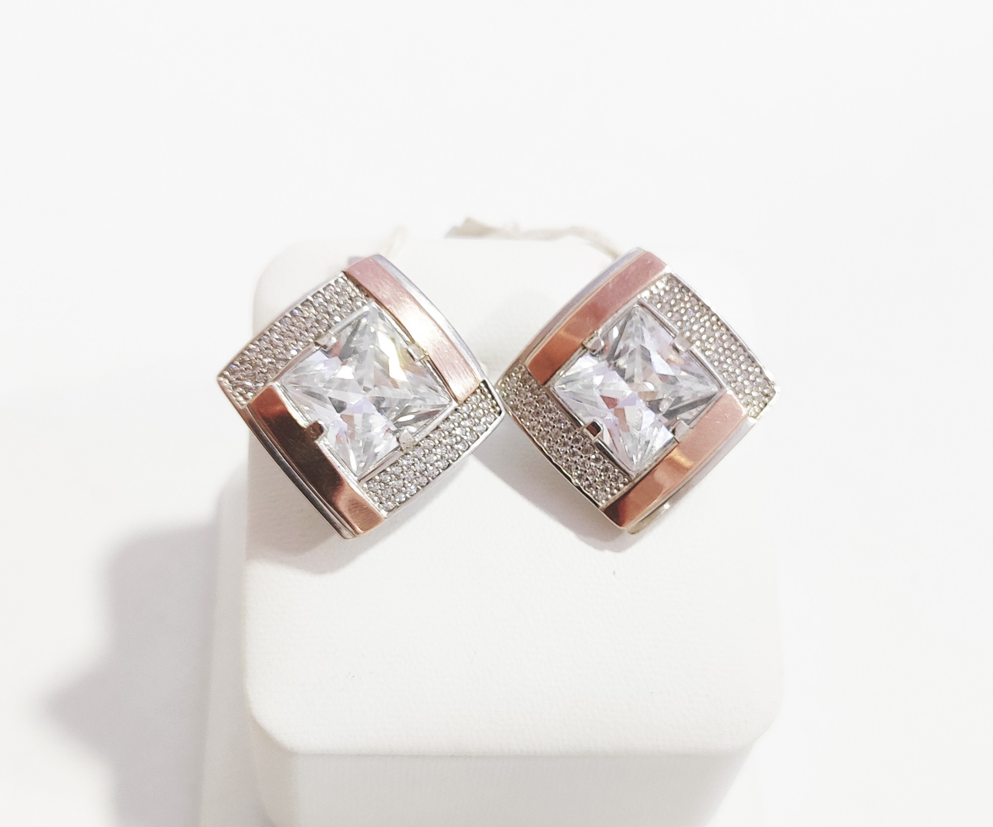 

Серебряные серьги 481с Sv с кубическим цирконием