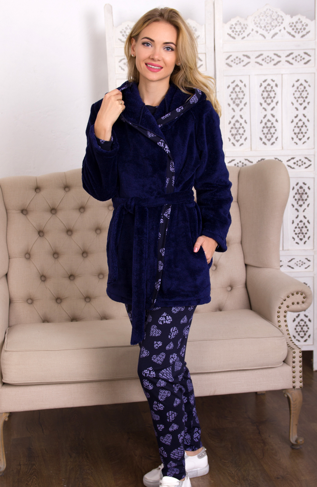 

Комплект тройка Халат+кофта+штаны Fleur Lingerie ЭРИН  сердца - т.синий (5205, Комплект тройка Халат+кофта+штаны Fleur Lingerie ЭРИН 40 сердца - т.синий (5205)
