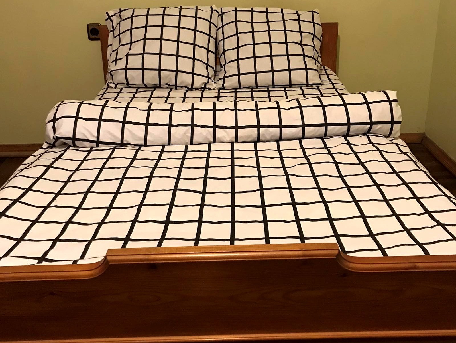 

Комплект постельного белья Бязь Gold "Клетка" семейный