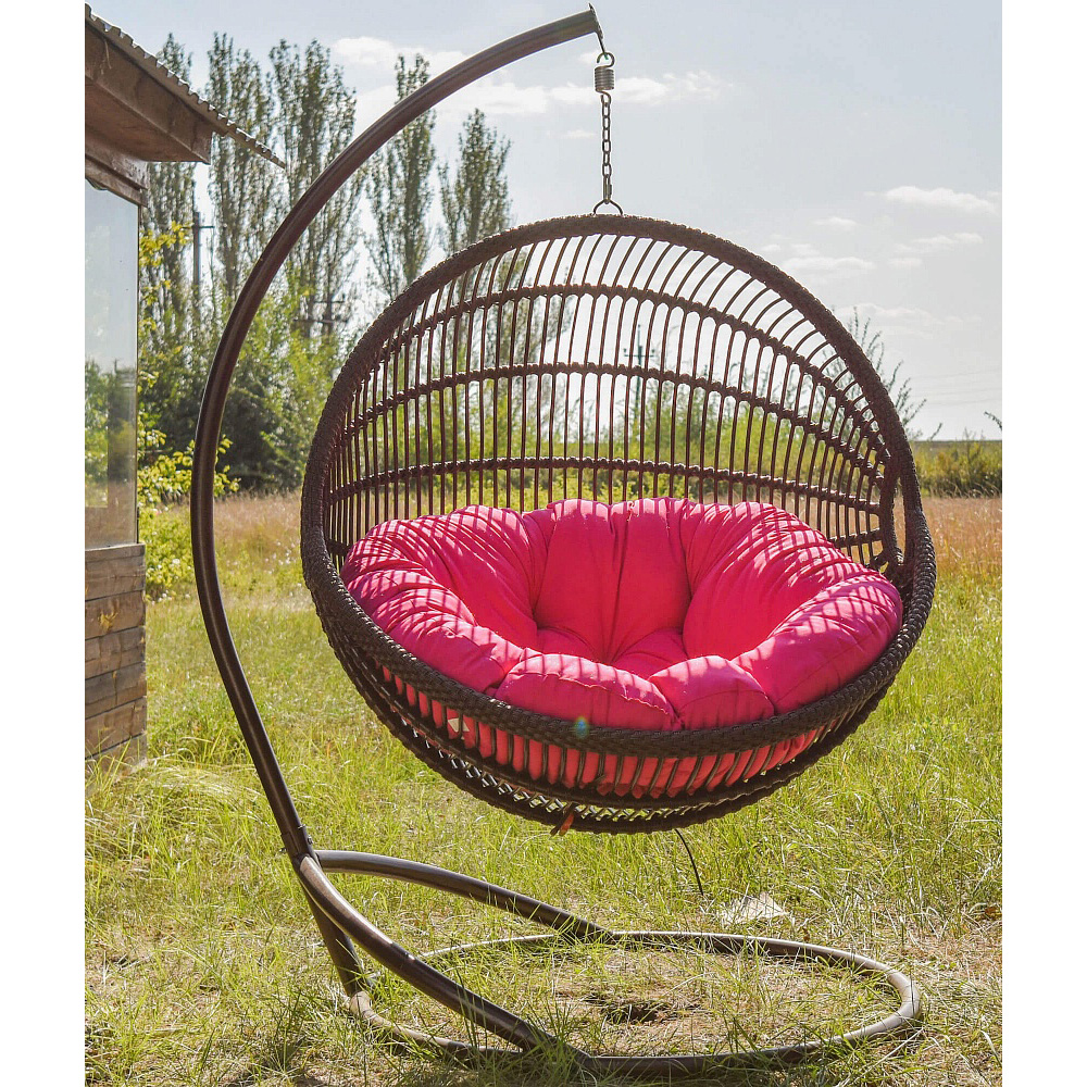 

Кресло кокон подвесное Ариэль из искусственного ротанга шоколад и металла коричневый, цвет подушки малиновый Украинские Конструкции