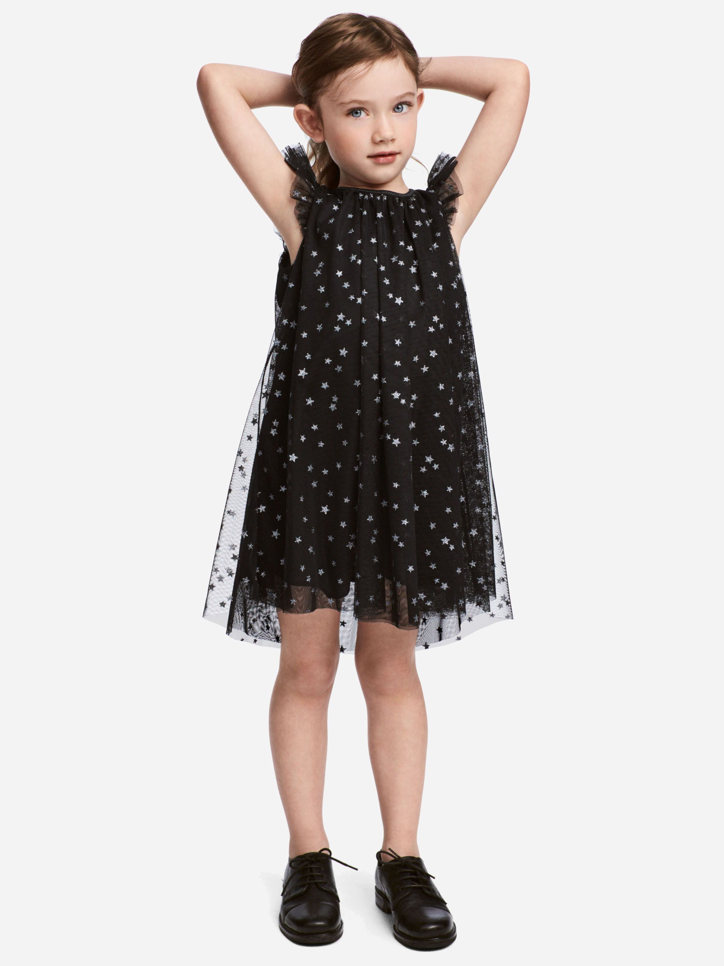 

Платье H&M 5196086-AAVR 134 см Черное в серебристое узор