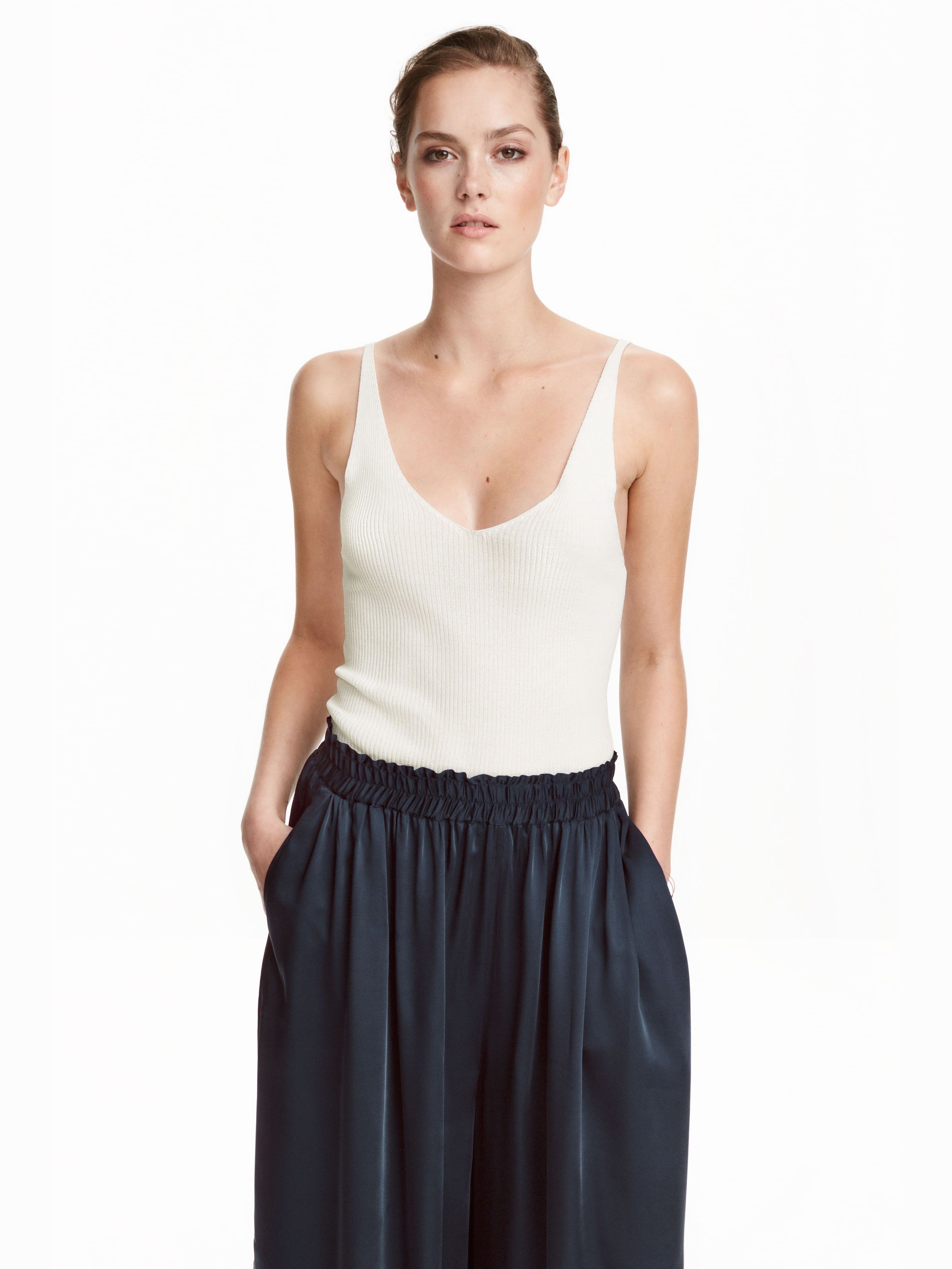 

Майка H&M 4220254-ACTS 40 Белая