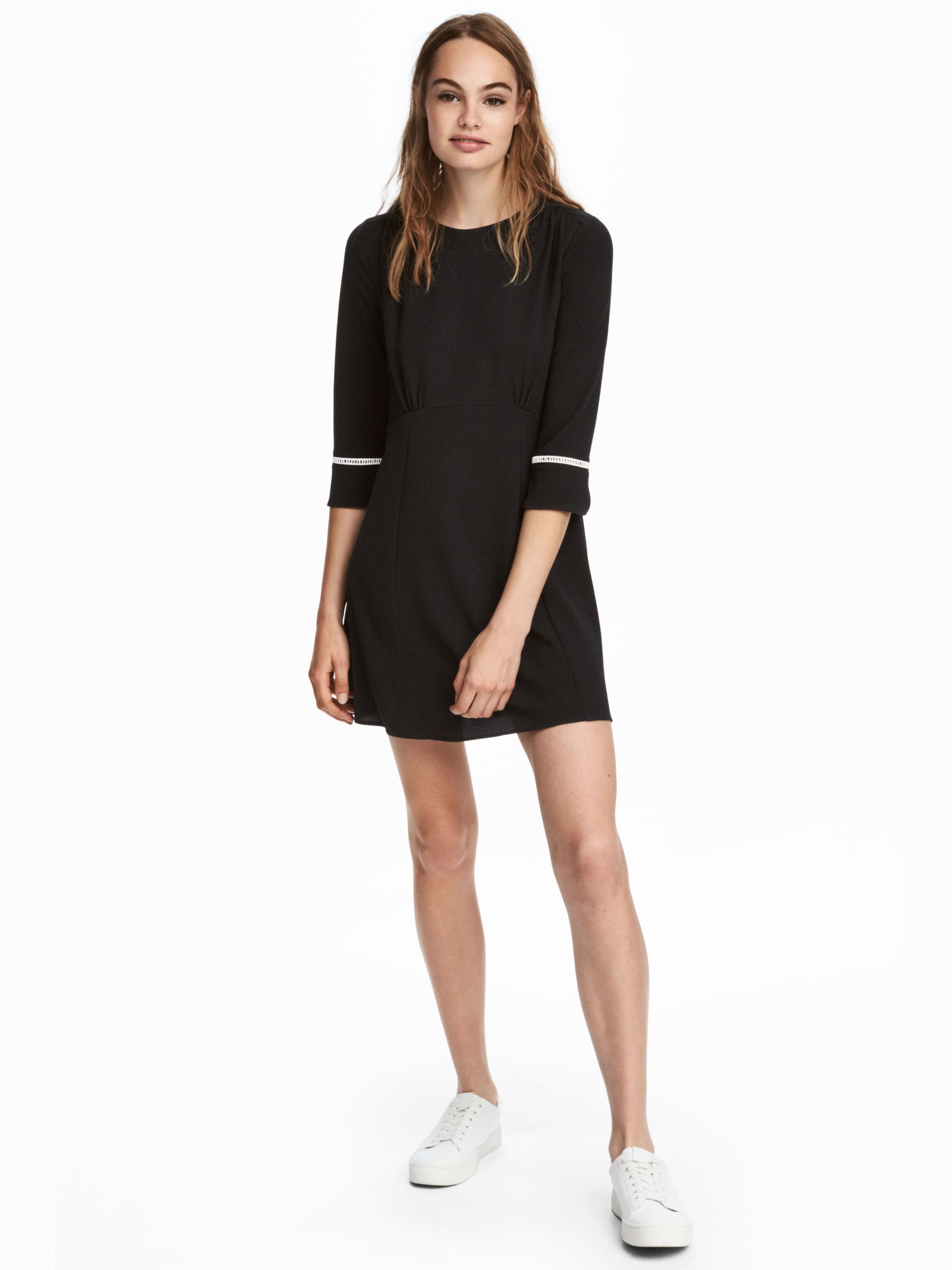 

Платье H&M 5514626-ACRV 44 Черное с белым