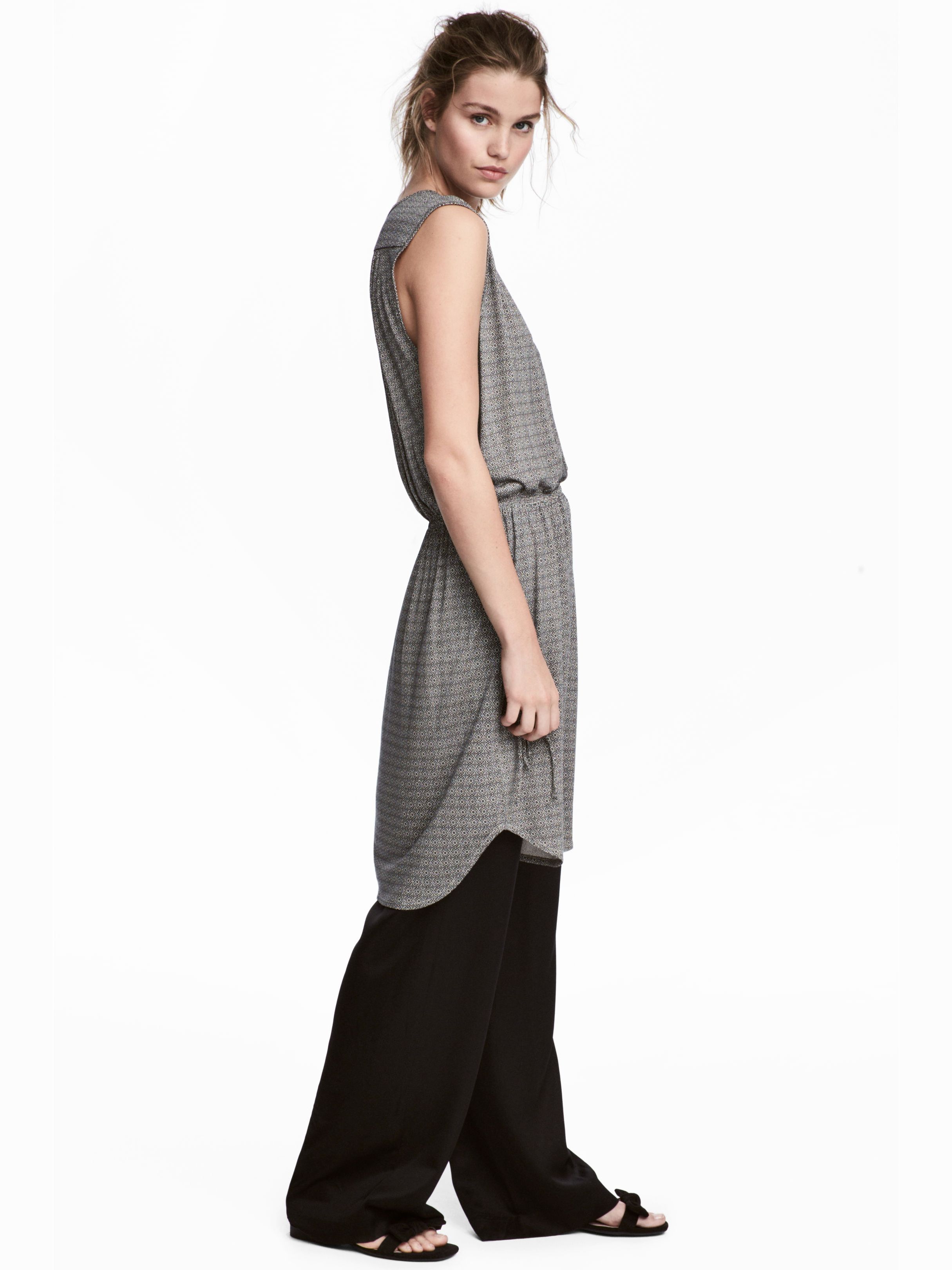 

Платье H&M 5113056-AAJI XL Серое