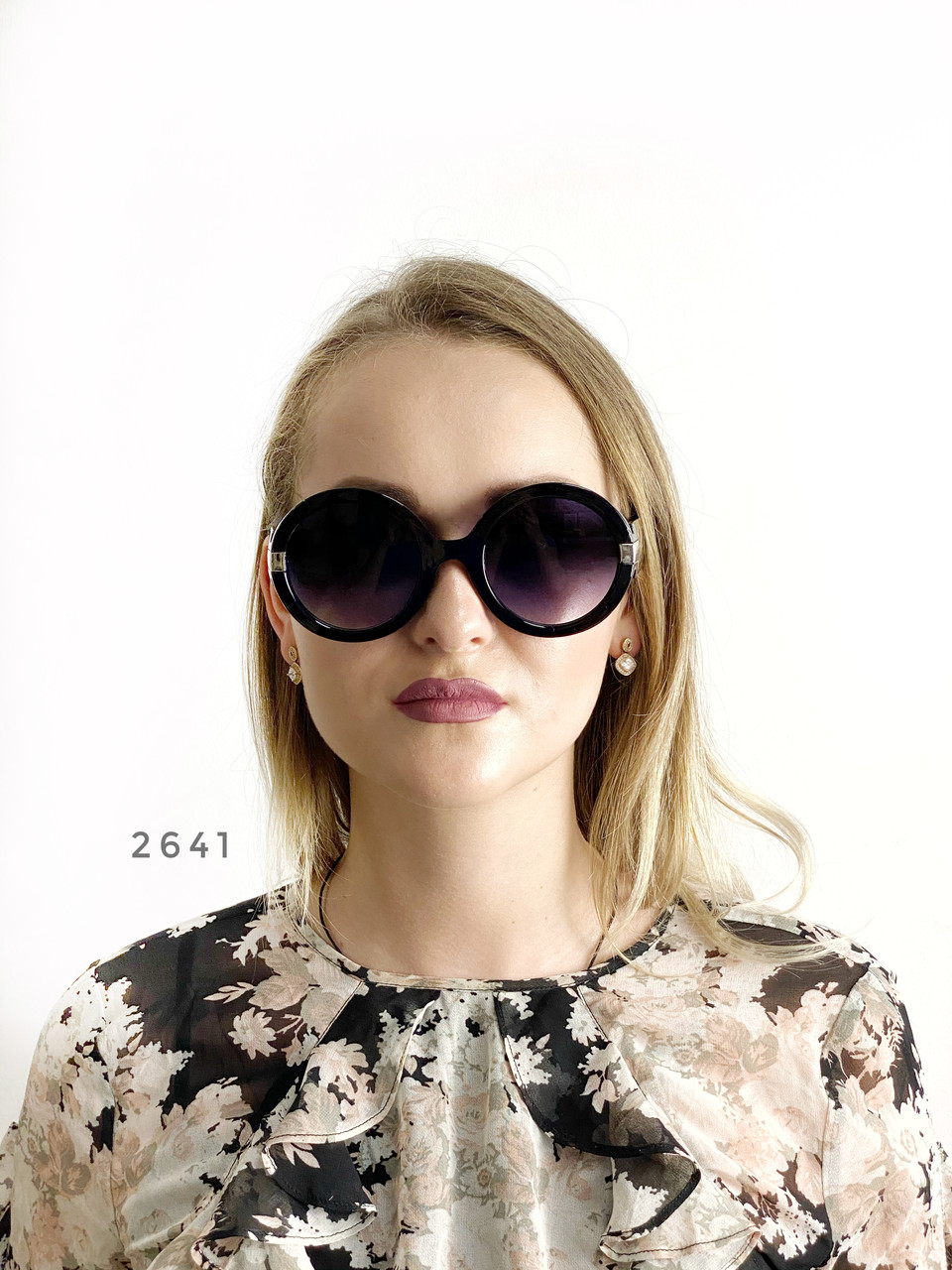 

Солнцезащитные очки черные круглые 2641