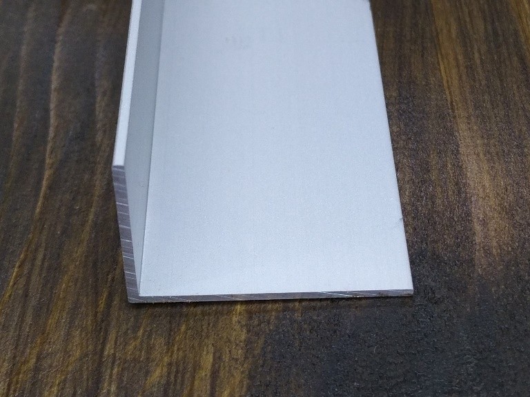 

Уголок алюминиевый AL&Build 30х20х1.2 анод серебро 3мп