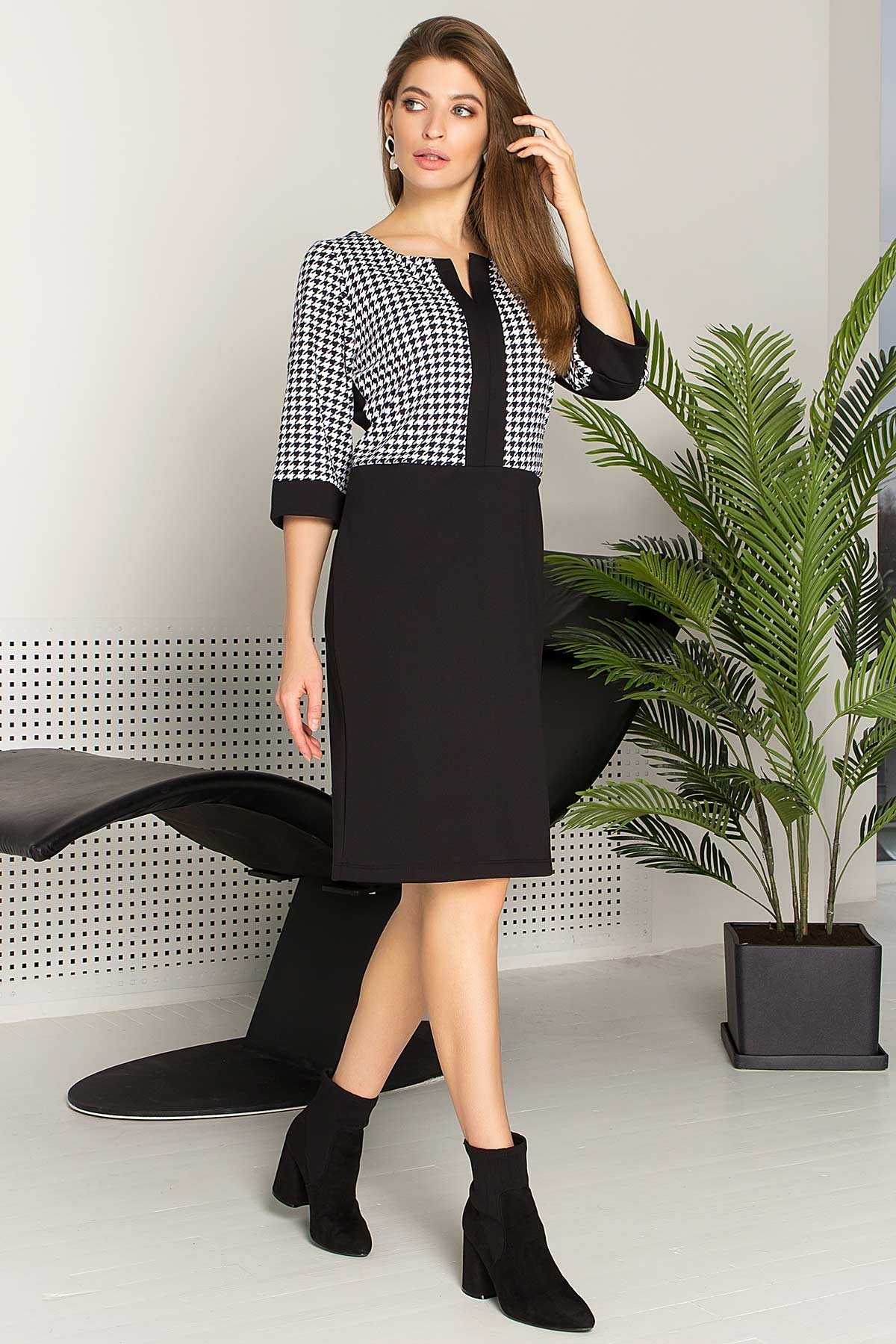 

Двухцветное платье-футляр Woman Fashion S черный/белый (WF_А-286)