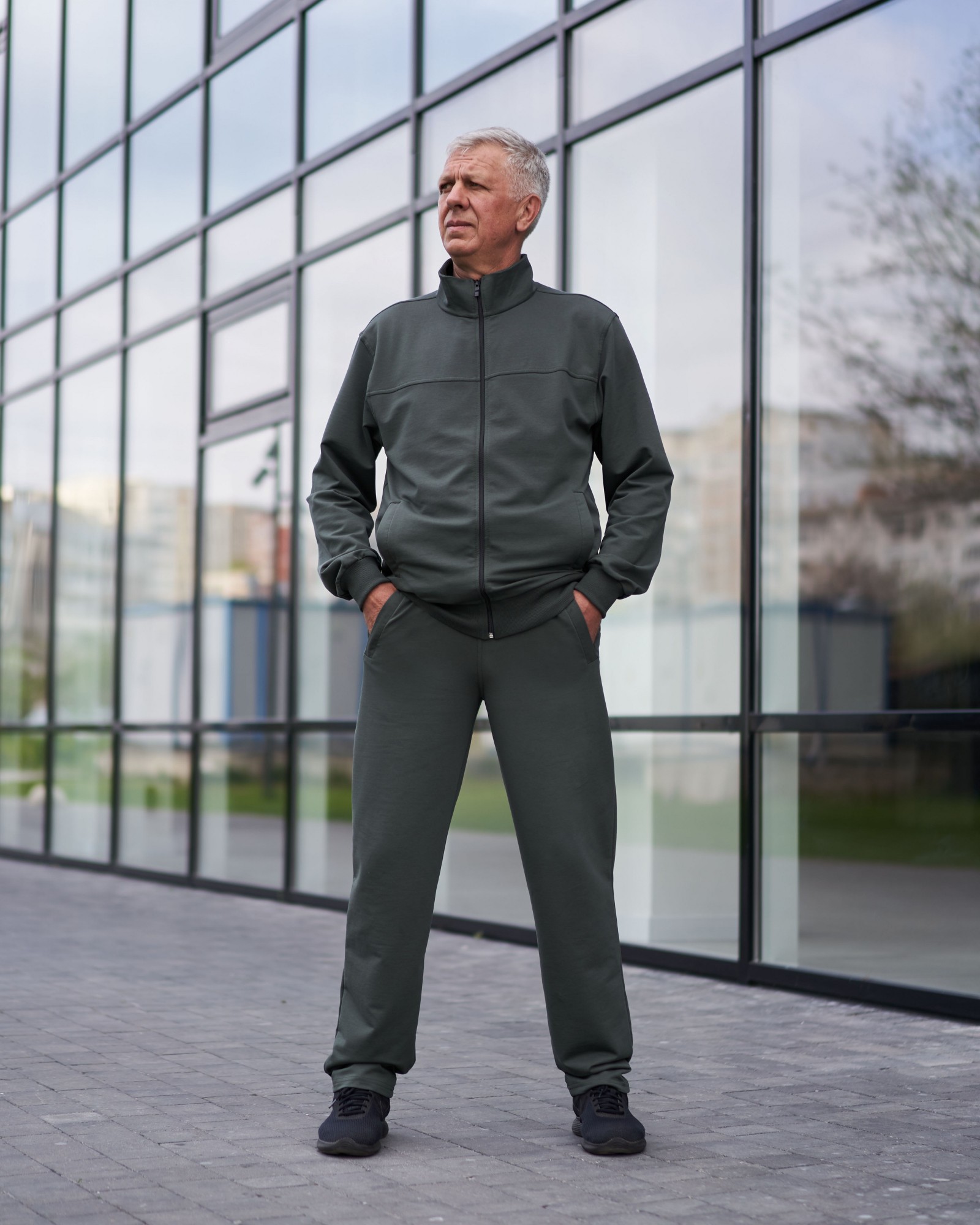 

Спортивный костюм тонкий GR8 active wear модель 3311т2-хаки размер, Спортивный костюм тонкий GR8 active wear модель 3311т2-хаки размер XL