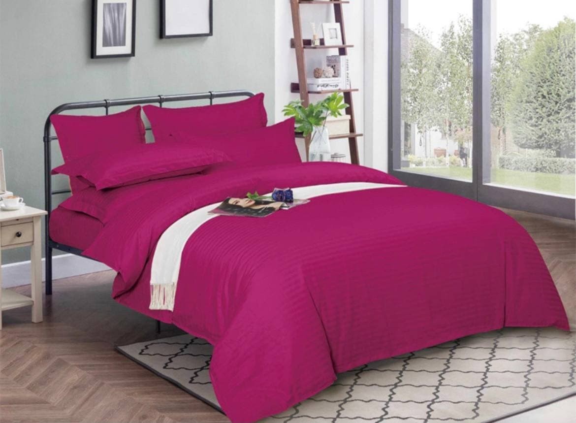 

Комплект постельного белья сатин-страйп полуторка 1 145х210 Кондор 191508