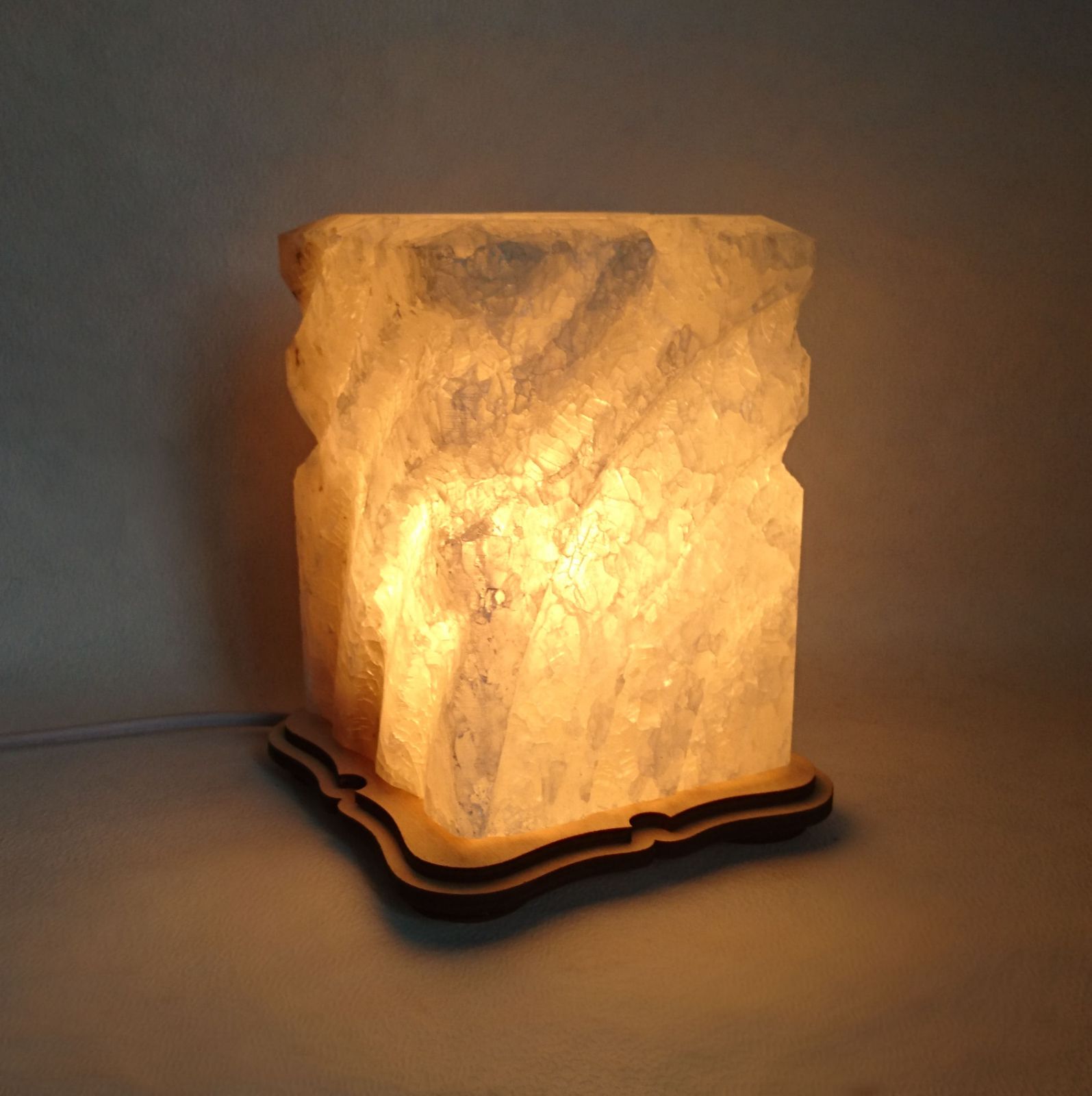 

Соляная лампа EcoDecorLamp Прямоугольник резной маленький