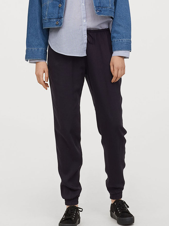 

Брюки H&M 0490176_Черный_03  Черные, Брюки H&M 0490176_Черный_03 38 Черные
