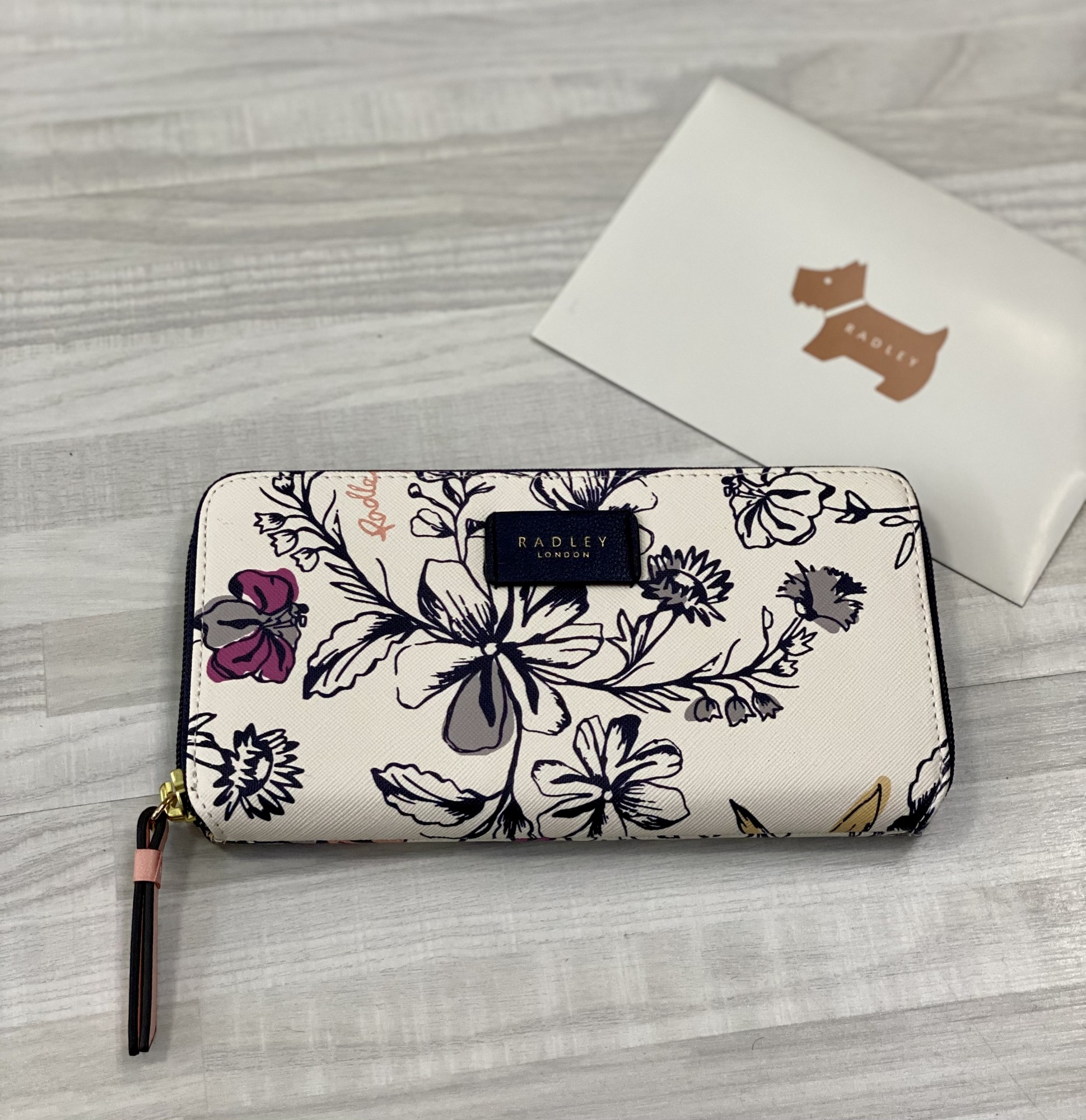 

Кошелек Sketchy Floral Radley London
