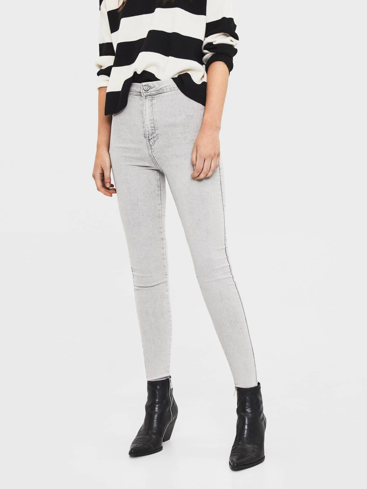 

Джинсы Bershka 5057/019/802-ACWW 40 Светло-серые