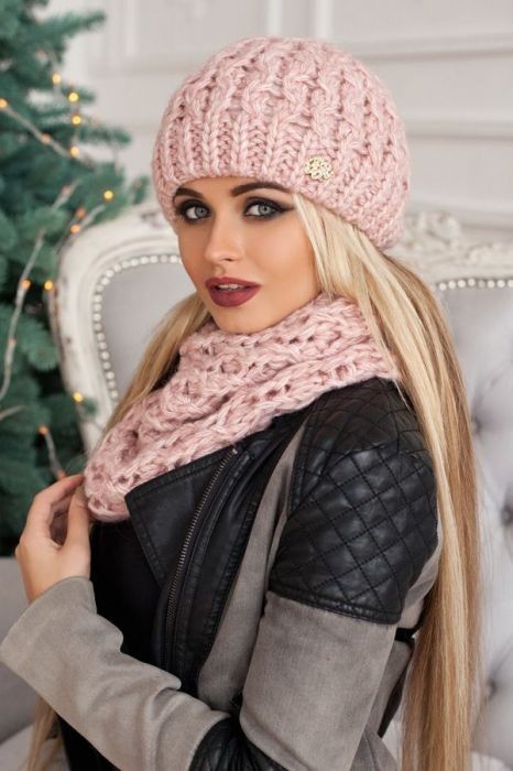 

Комплект шапка-хомут осень-зима BRAXTON пудра Эустома