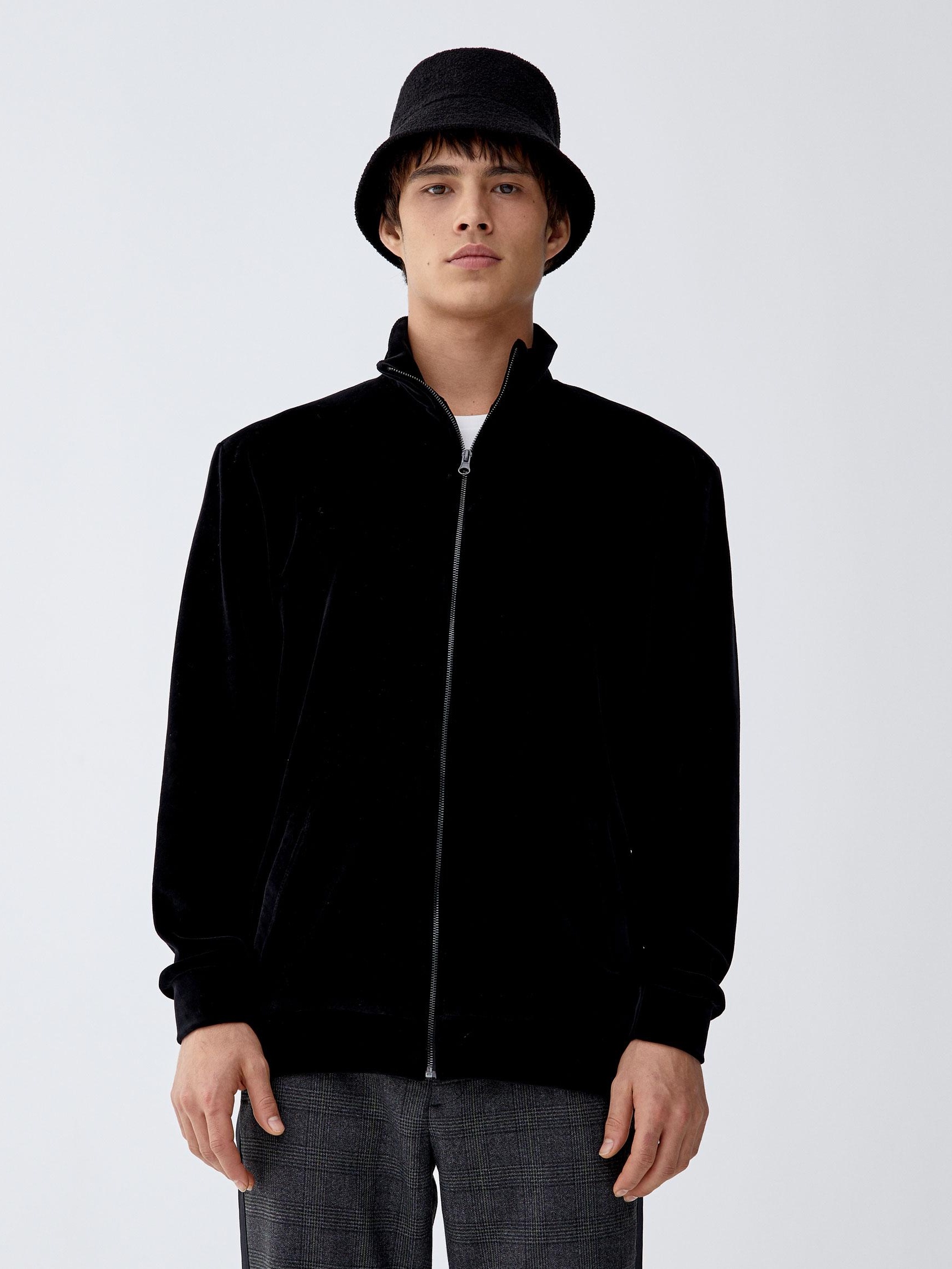 

Толстовка Pull & Bear 9591/523/800-AAAD M Черная