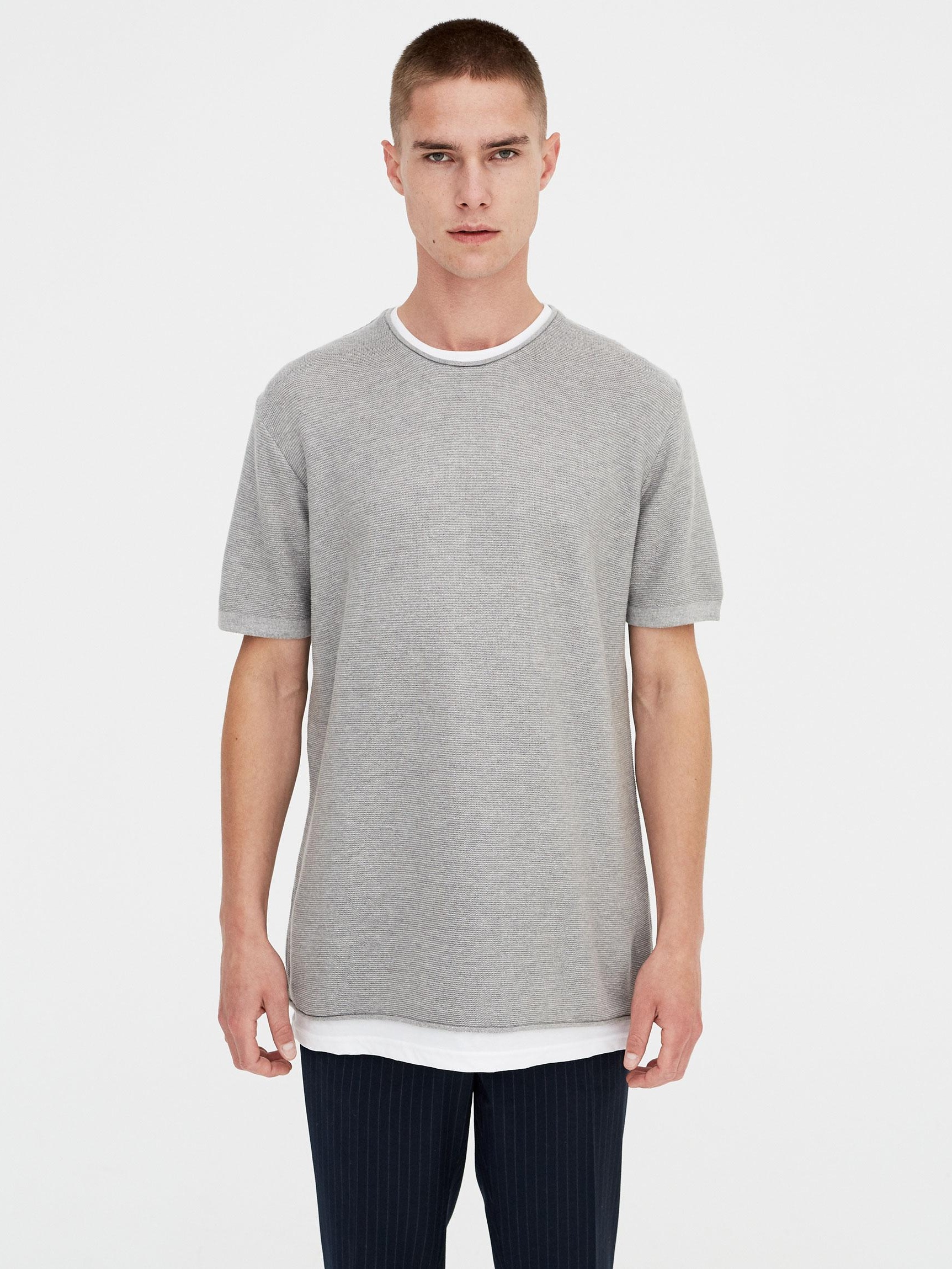 

Футболка Pull & Bear 9559/528/827-AAXA M Серая-белая