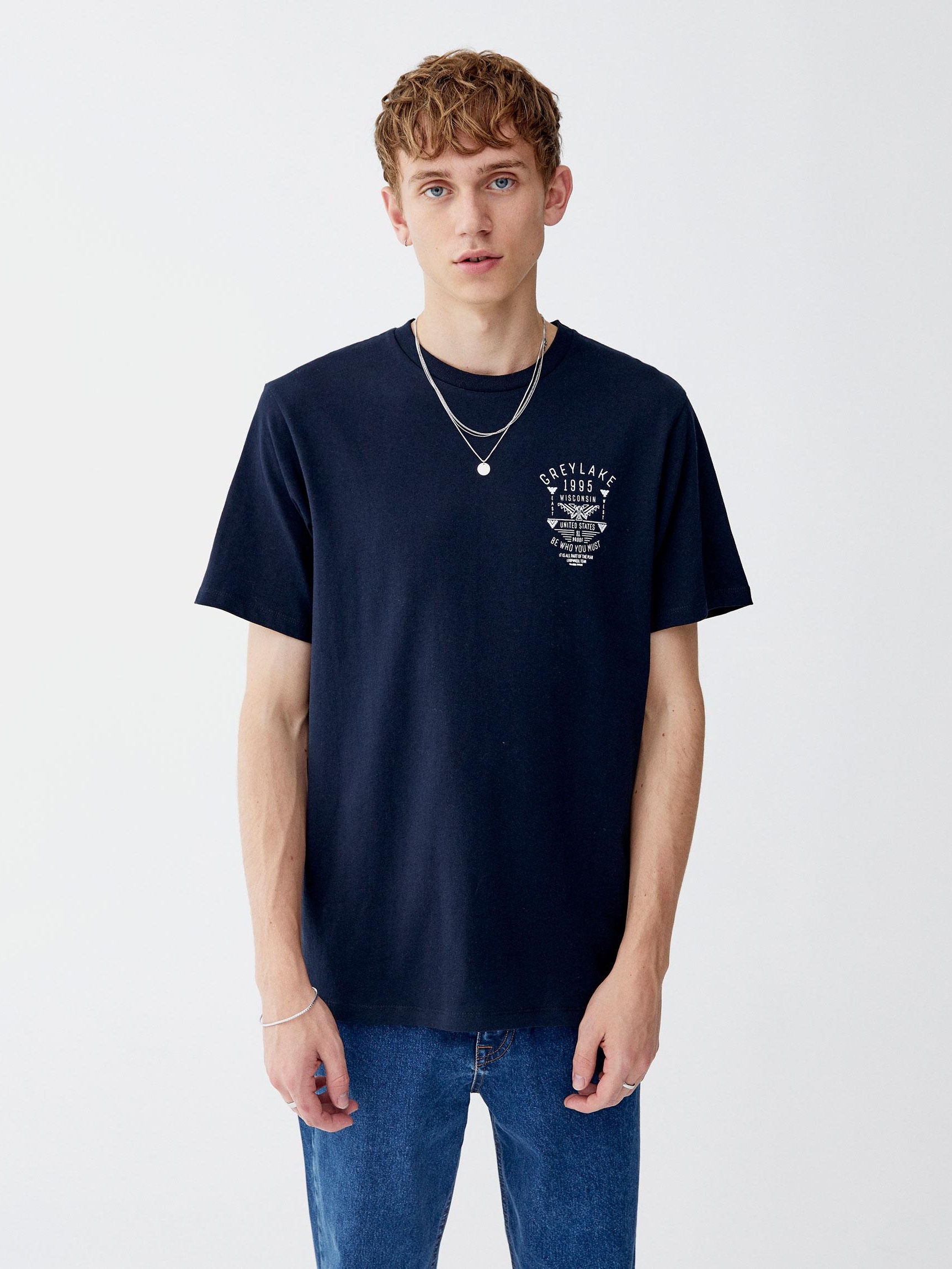 

Футболка Pull & Bear 9238/512/401-ABTZ M Темно-синяя с принтом белая